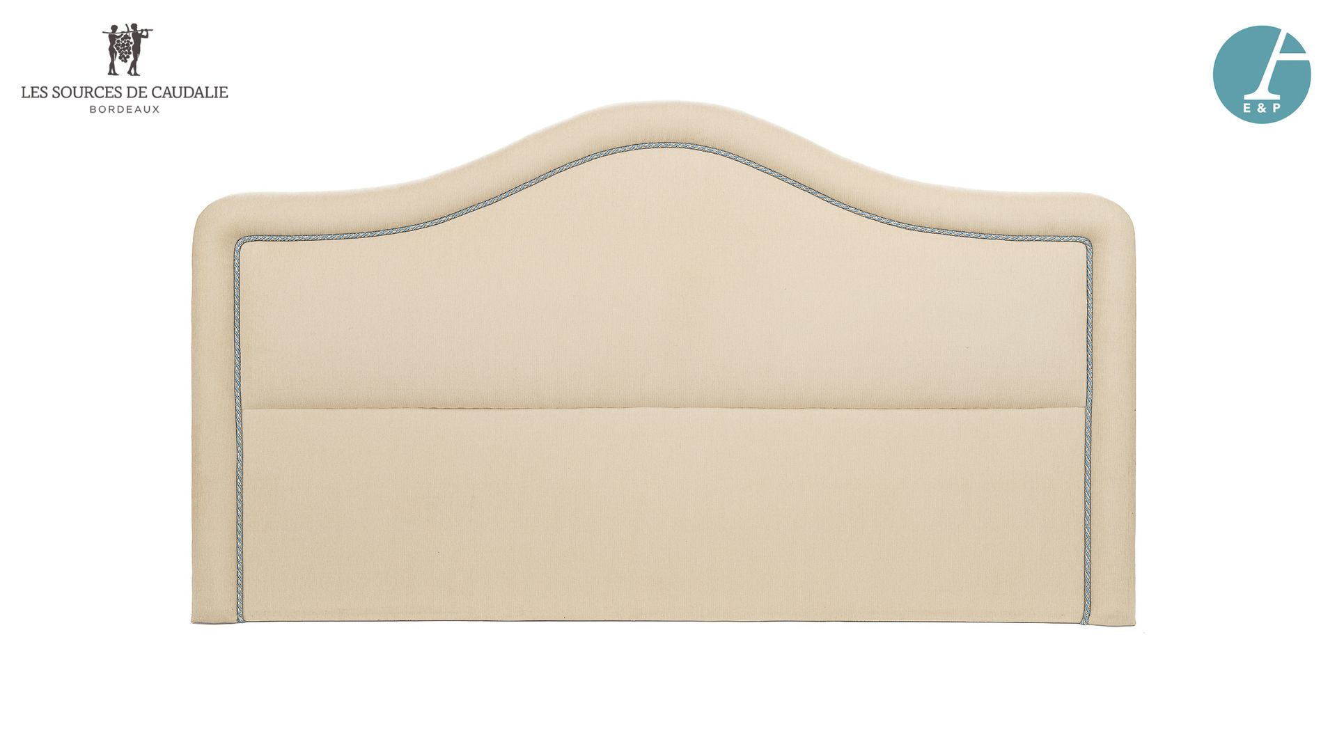 Null From Room #2 "La Fée Clochette

Fleece headboard, beige fabric upholstery, &hellip;