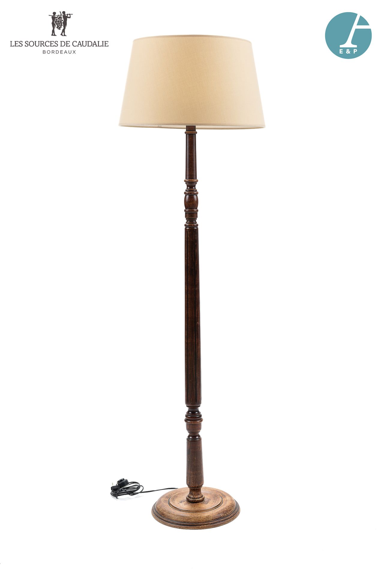 Null From the room n°8 "Le Bouquet".

Floor lamp on foot in natural wood molded &hellip;