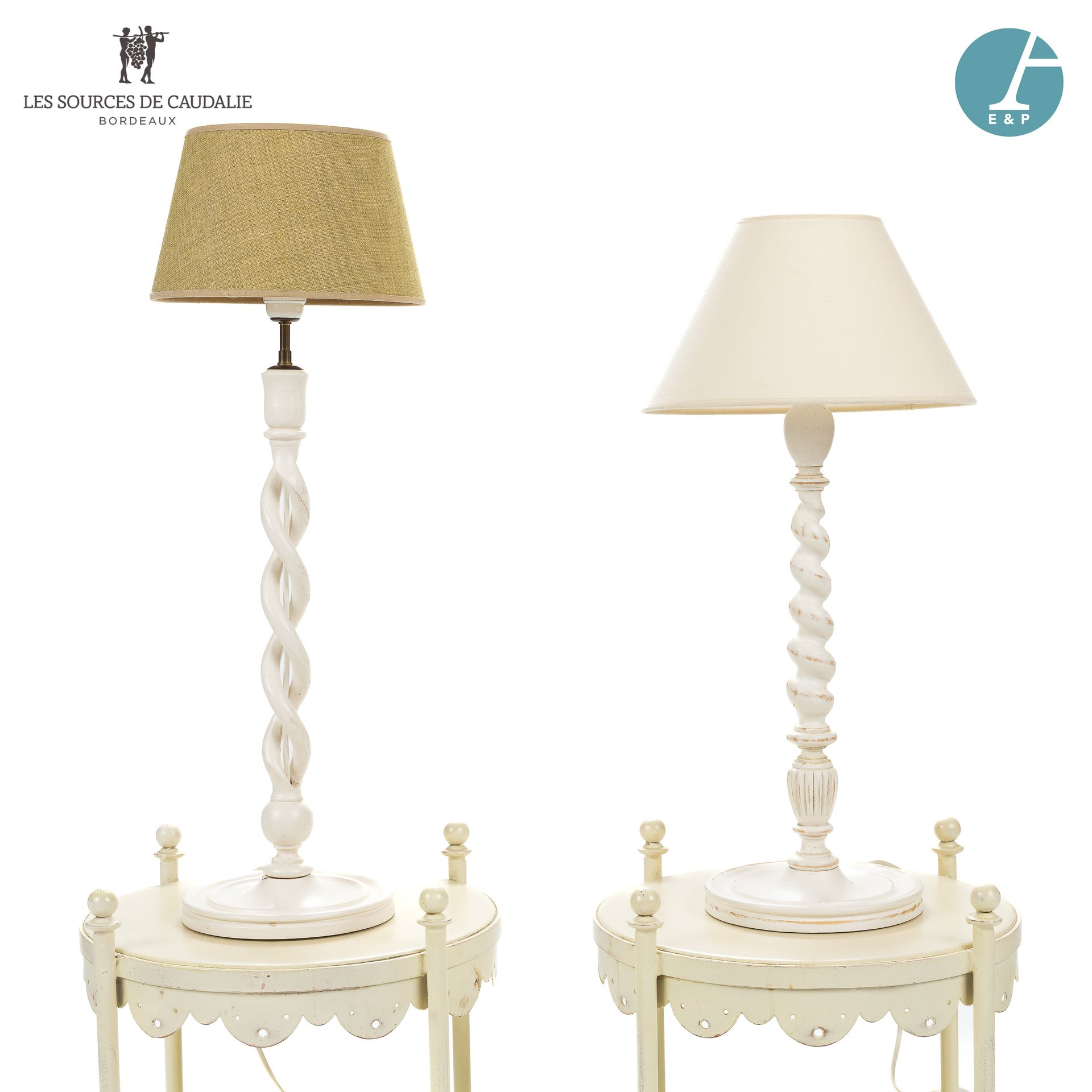 Null From the room n°2 "La Fée Clochette

Lot of three lamps in white lacquered &hellip;