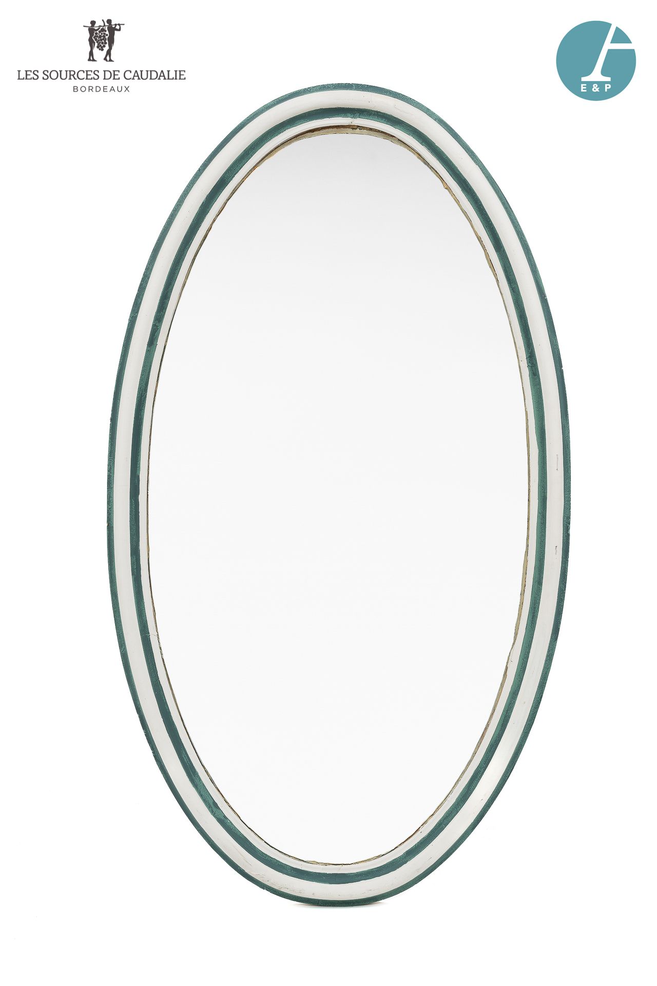 Null Dalla camera n°12 "Le Chêne Liège

Specchio ovale in legno laccato bianco e&hellip;