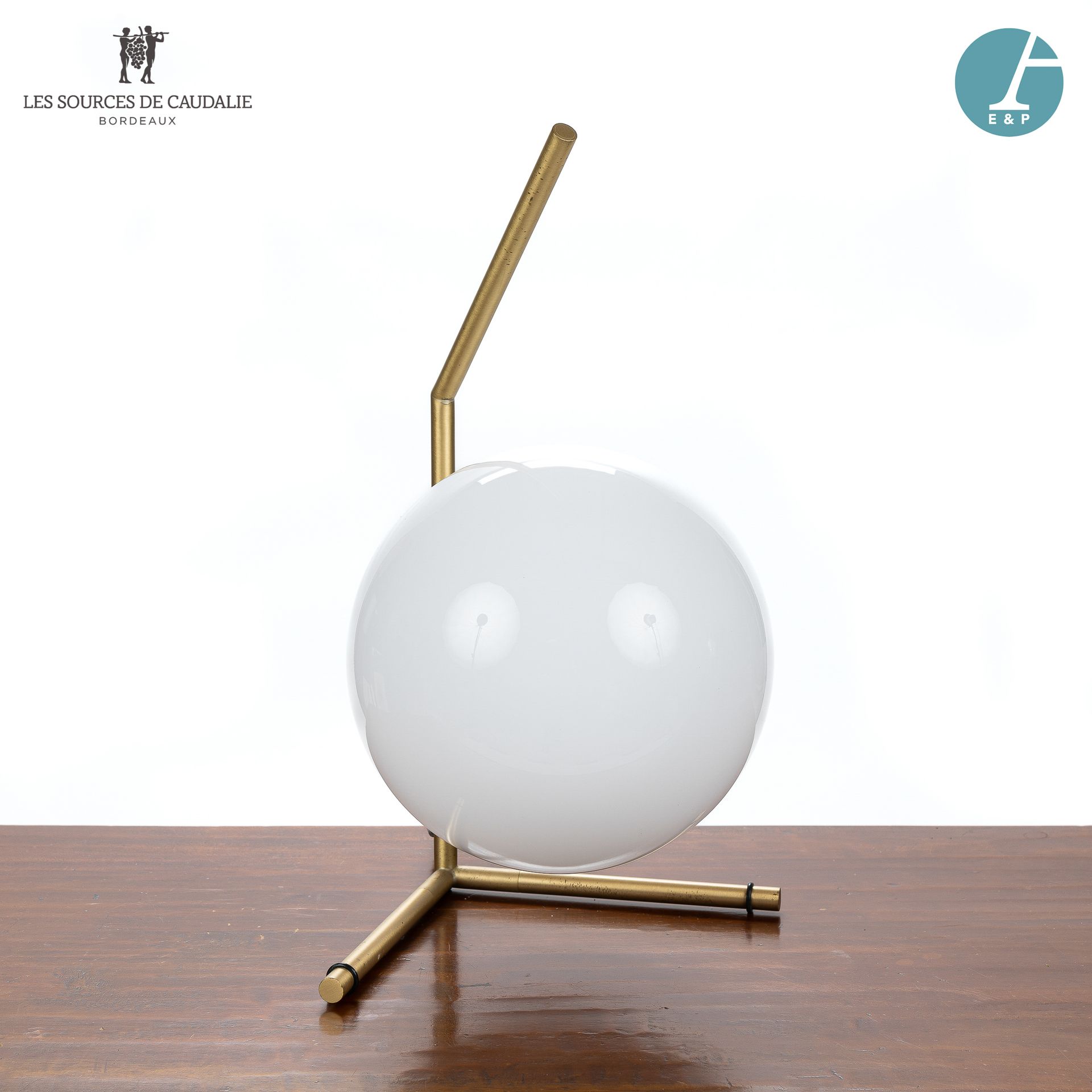Null From the room n°16 "Les Navigateurs

FLOS, Table lamp model IC T1 LOW, desi&hellip;