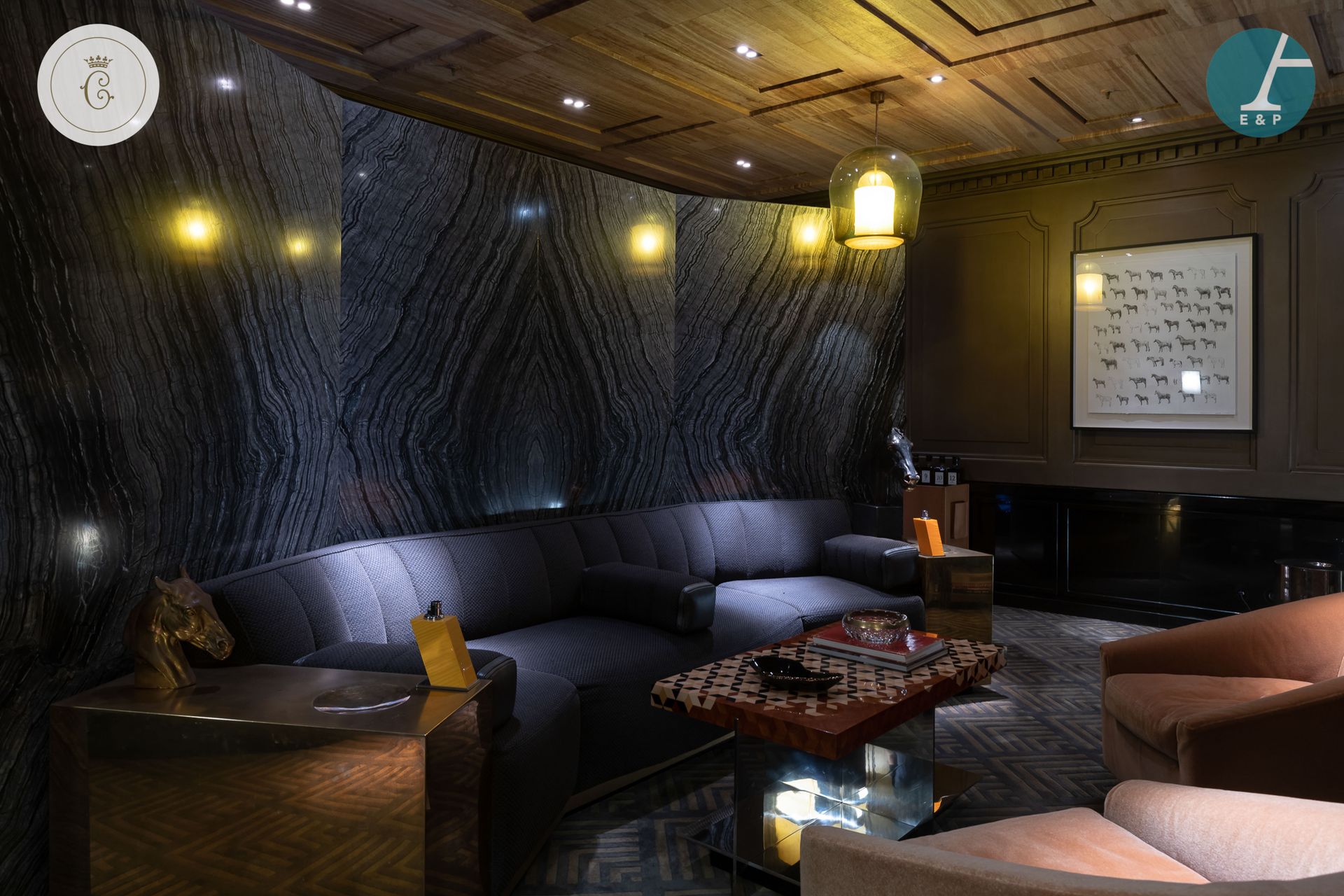 En provenance du Cigar Lounge de l'Hôtel de Crillon 
Design Tristan AUER, grand &hellip;