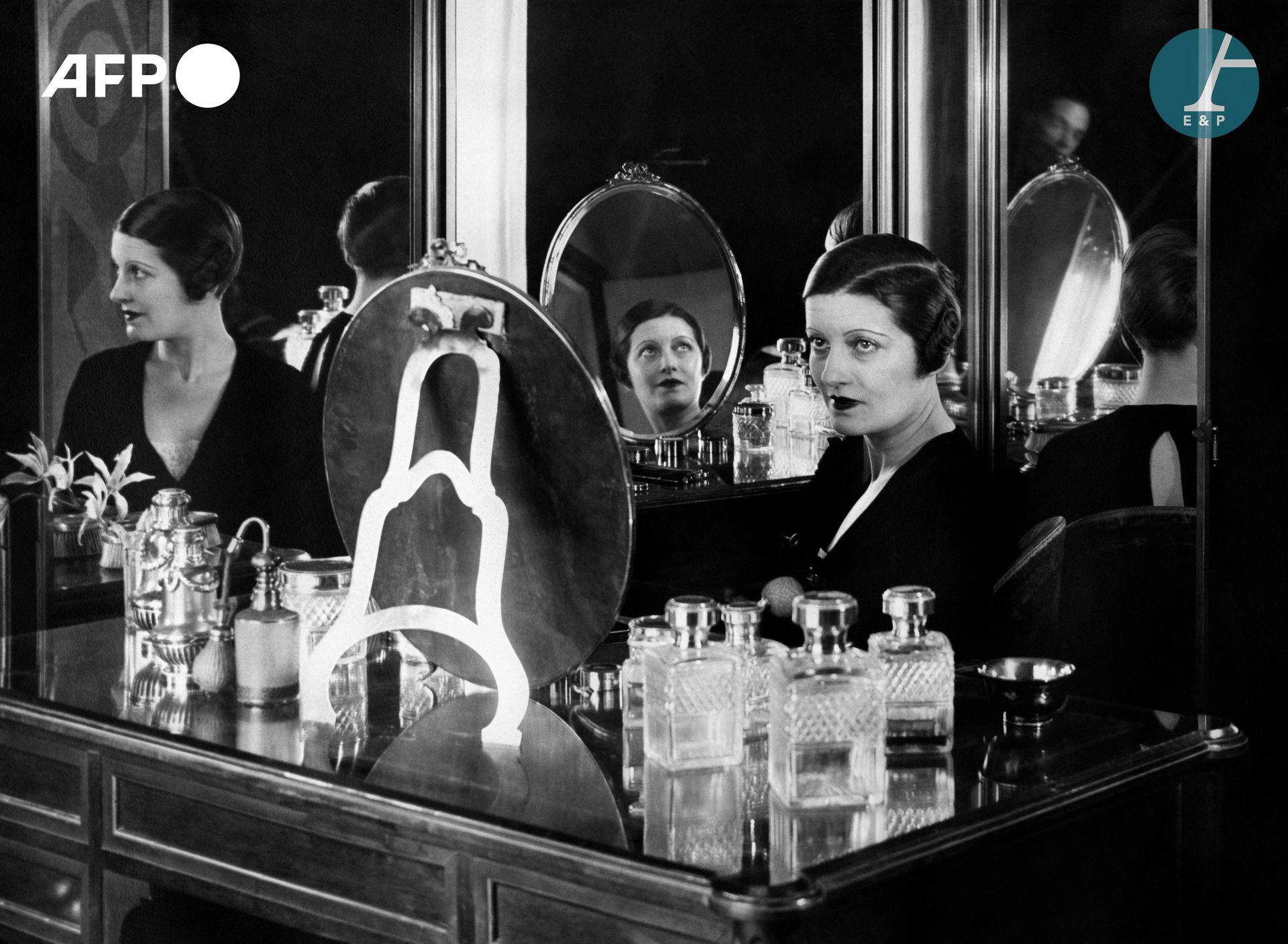 Null AFP

French actress Marcelle Chantal posing in front of mirrors, 1935.

Fre&hellip;