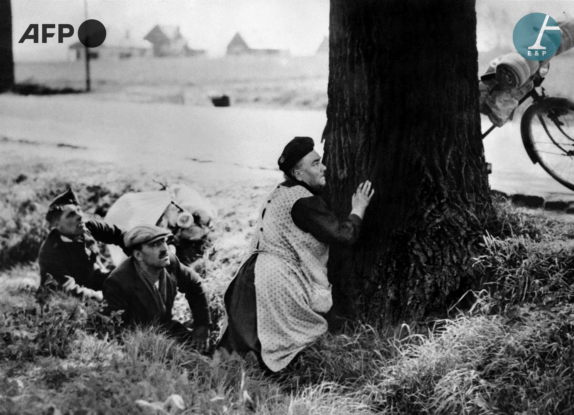 Null AFP

Civilians and soldiers fleeing bombing and fighting. Paris region, Wor&hellip;