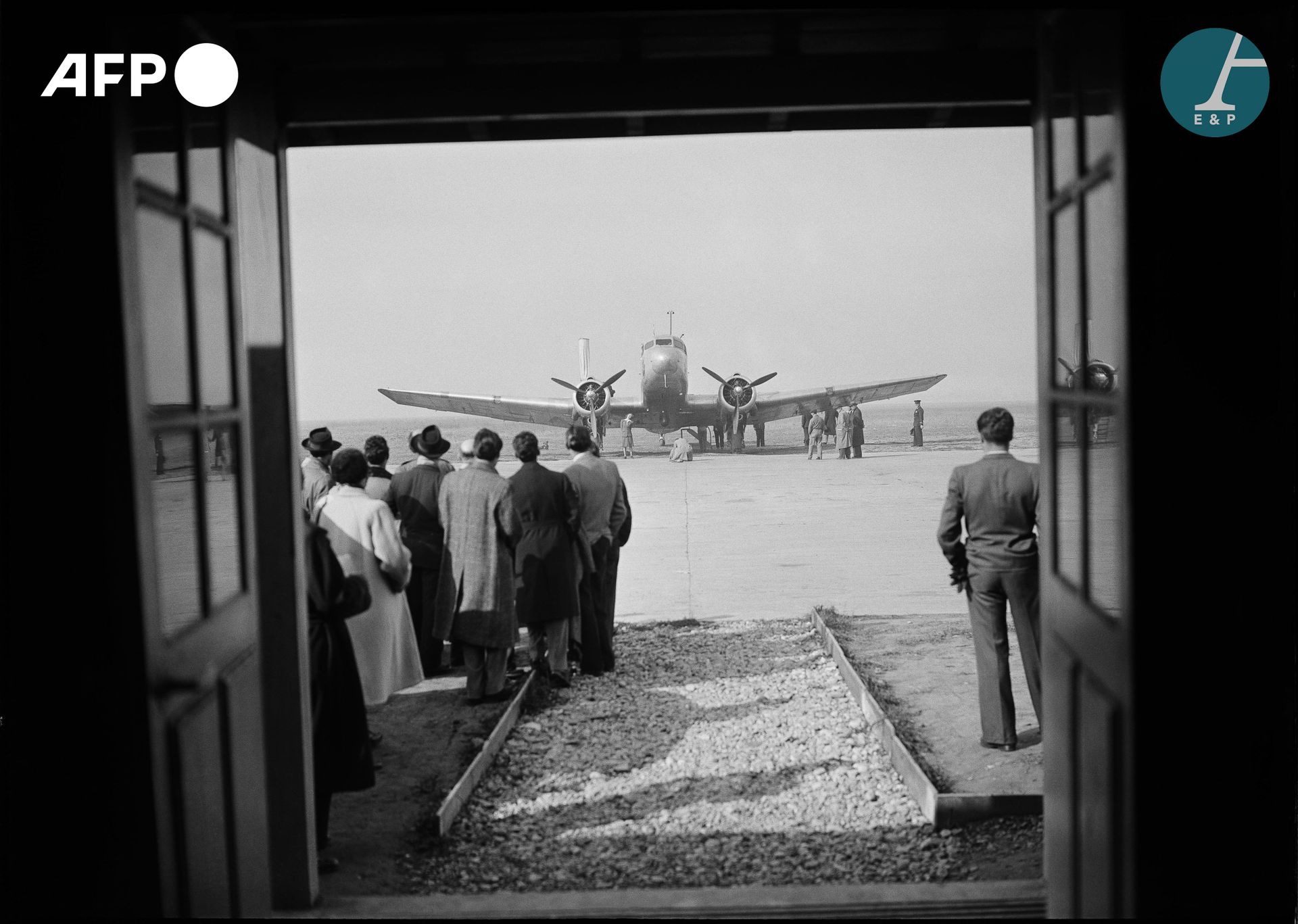 Null 
AFP

1946年11月，在布尔歇机场登上一架法航飞机。
1946年11月，在布尔歇机场登机的法航飞机。

银色印刷在重晶石纸上，来自一个数字文件&hellip;