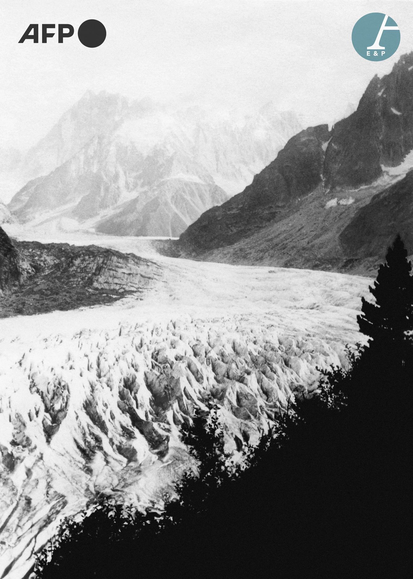 Null AFP

The Mer de Glace (France's longest glacier). Chamonix, April 3, 1935.
&hellip;