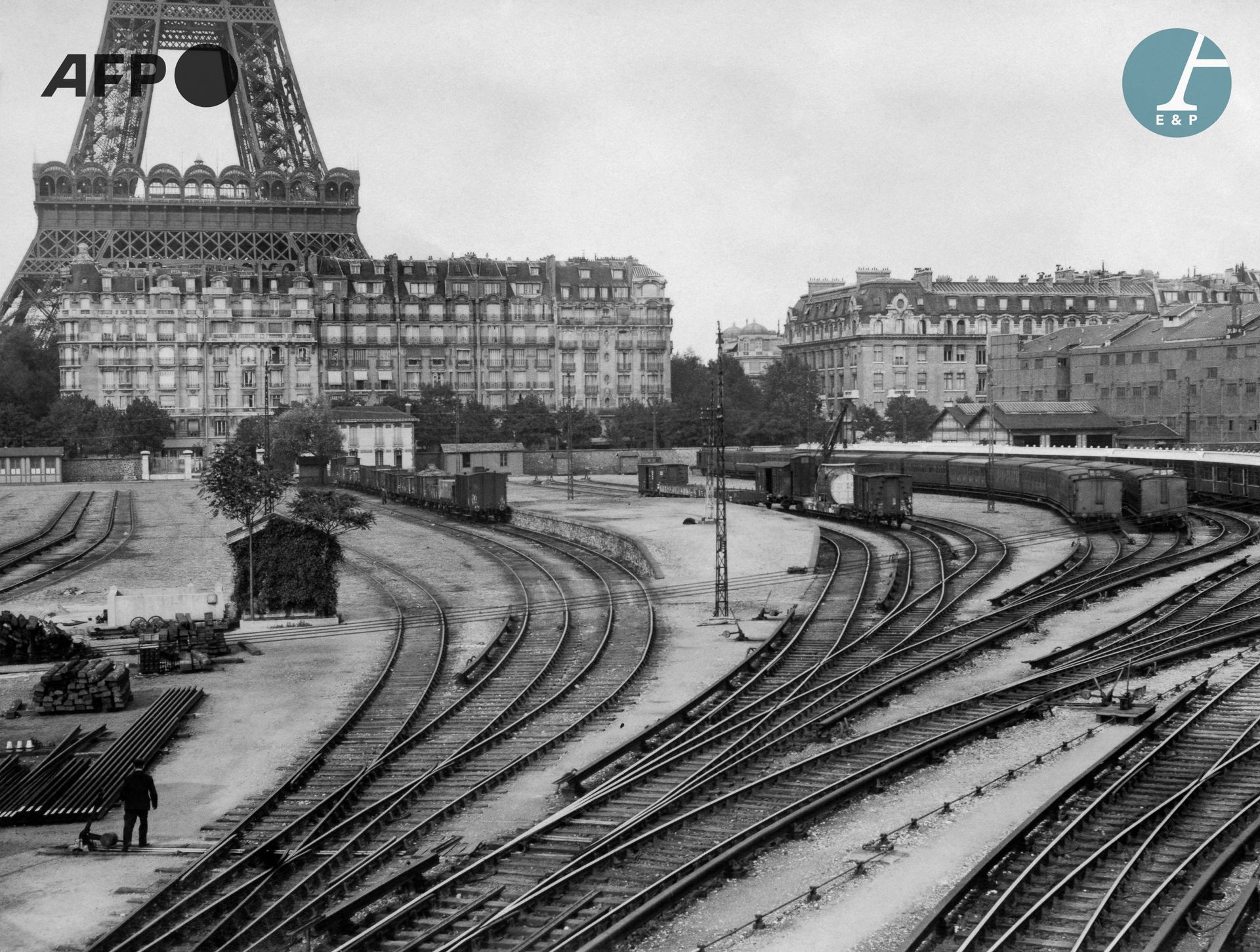 Null AFP

Champ de Mars station in the 1930s.

Champ de Mars railway station in &hellip;