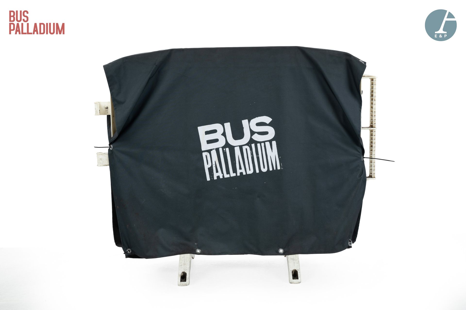 Null From the reserves of the Palladium Bus



White plastic barrier covered wit&hellip;