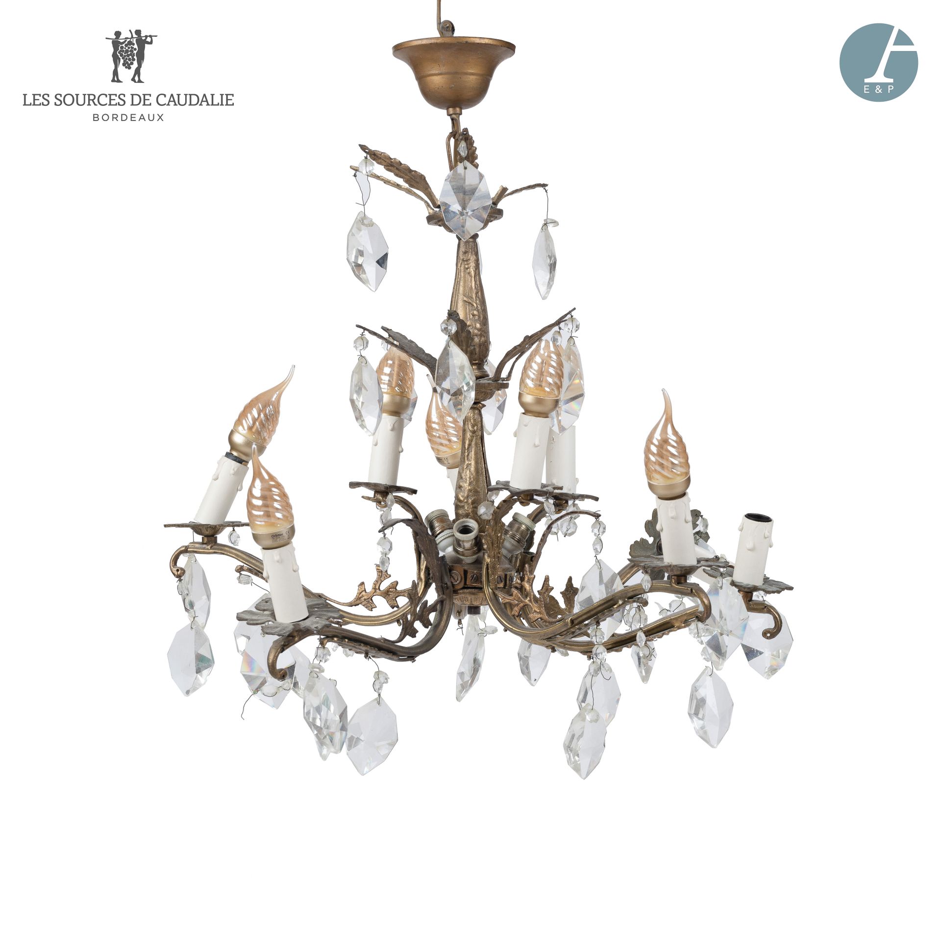 Null From the Sources de Caudalie
Gilded bronze chandelier with twelve lights, d&hellip;