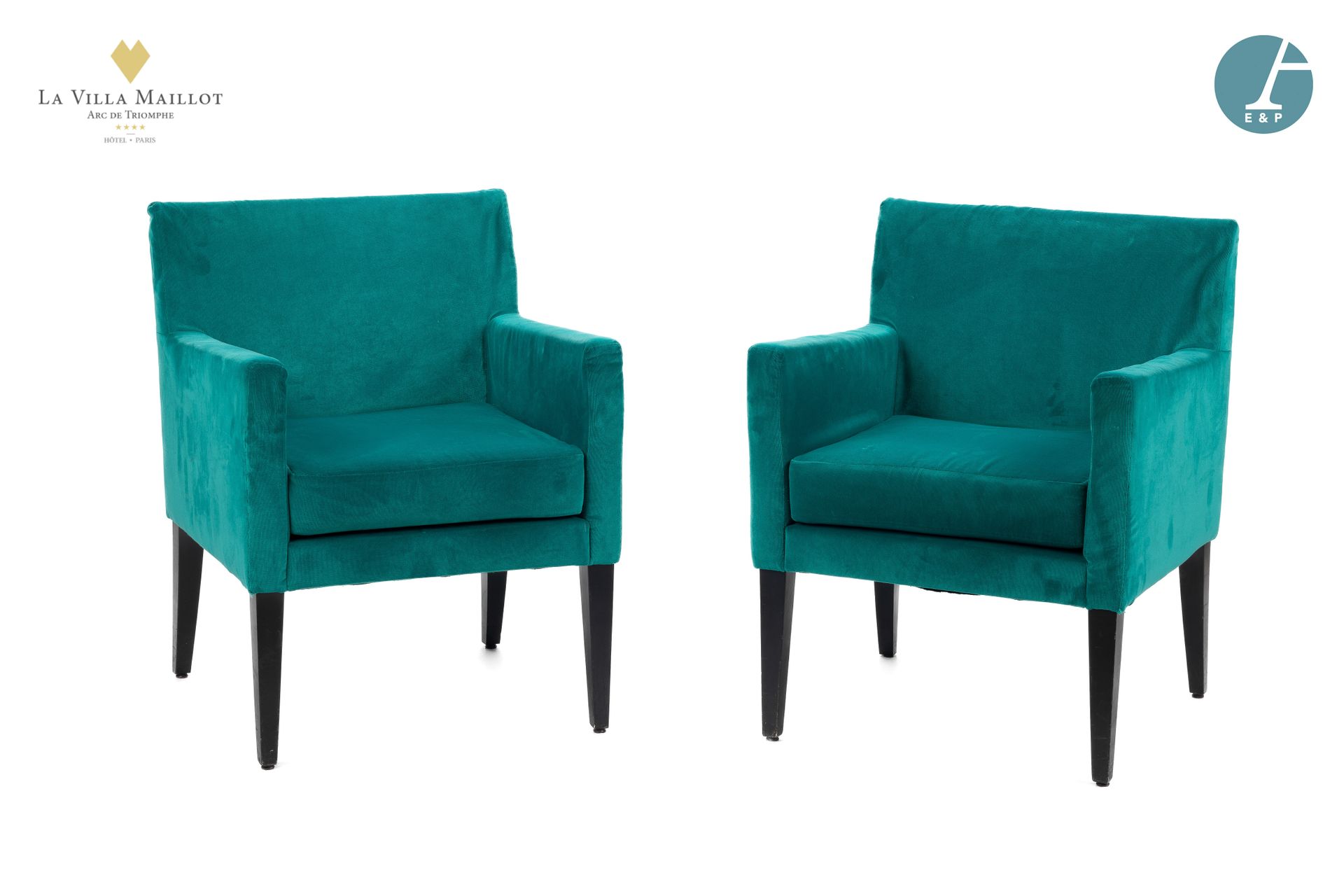 Null Pair of armchairs entirely upholstered in green velvet, straight backrests &hellip;
