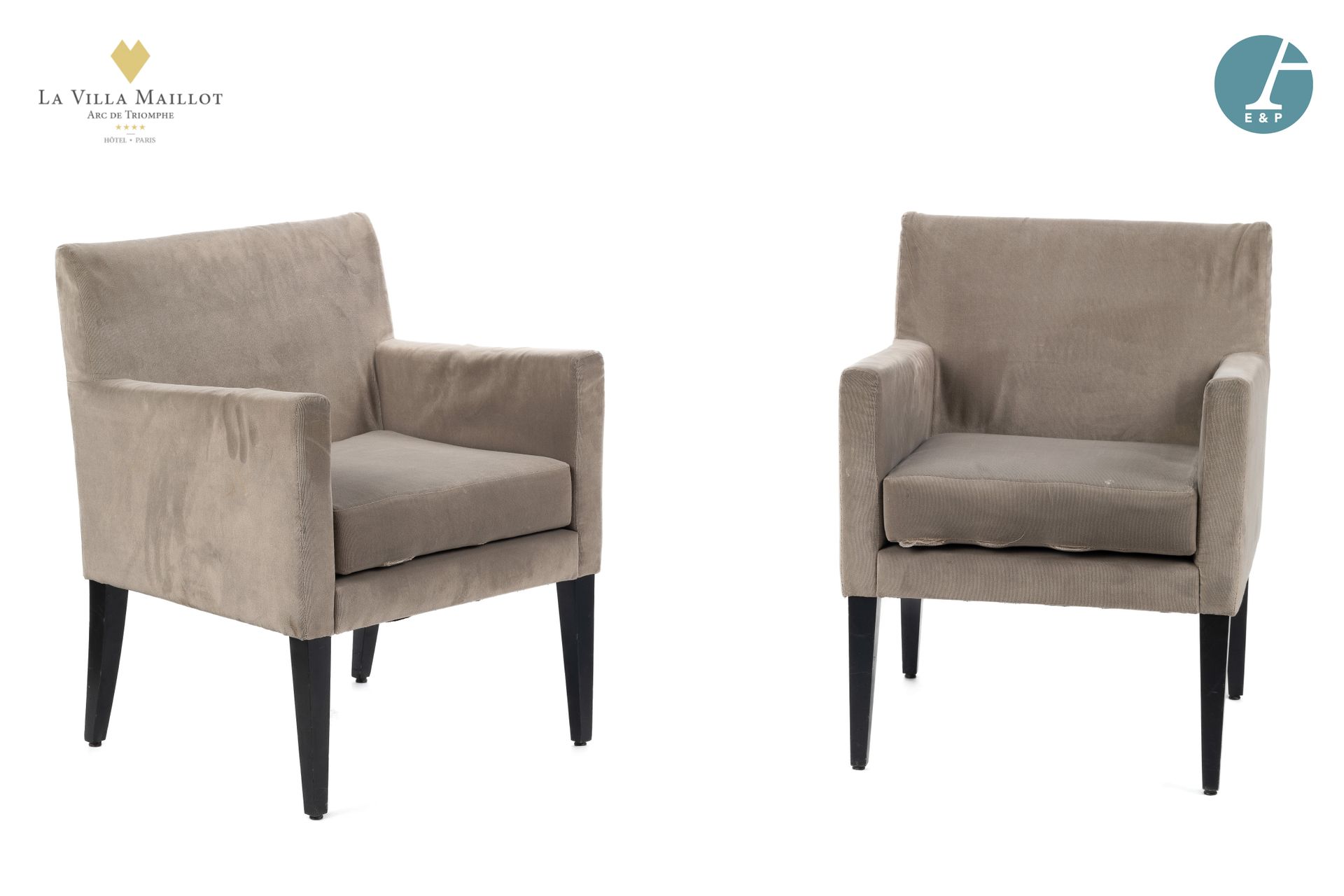 Null Pair of armchairs entirely upholstered in gray velvet, straight backrests a&hellip;