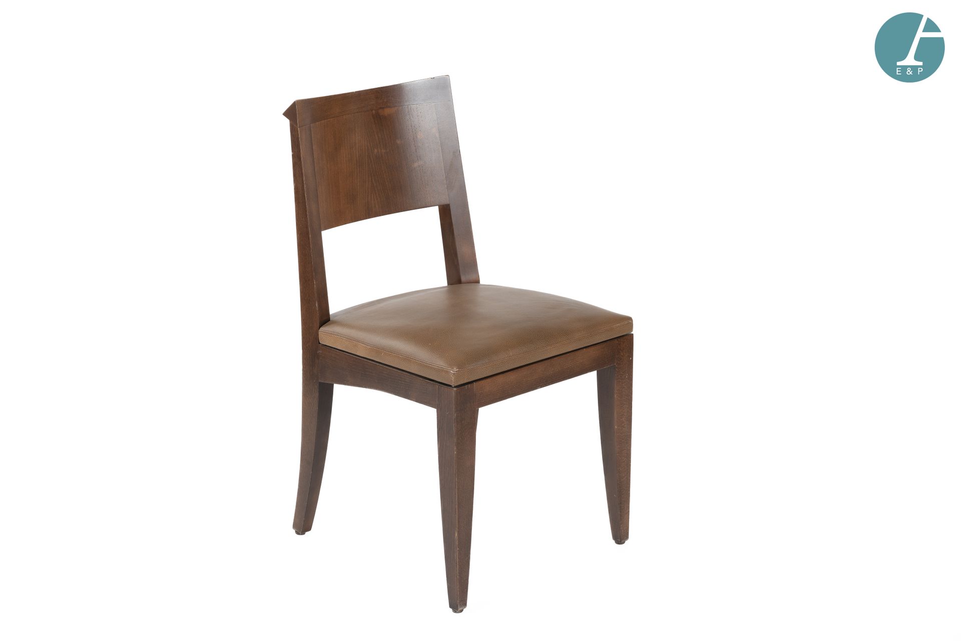 Null Christian LIAIGRE (1943- 2020)
Une chaise
En bois teinté, tapissée de cuir &hellip;