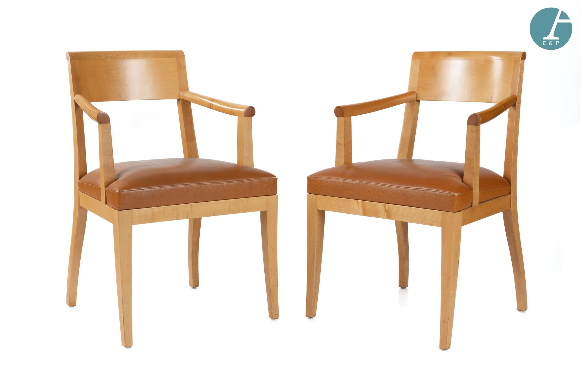 Null Philippe HUREL (1942-2022) 
Paire de fauteuils 
En bois naturel, tapissés d&hellip;
