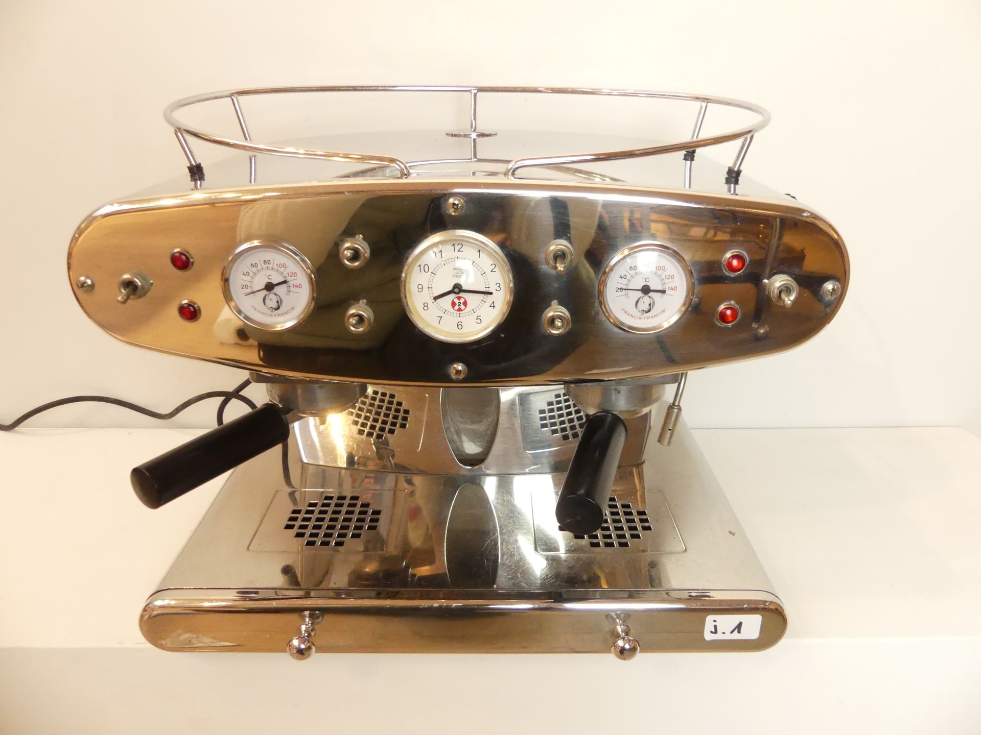 Machines à café espresso et cafetière italienne - illy