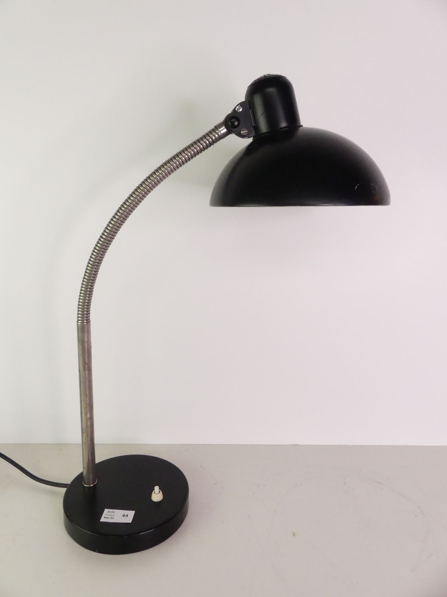 Null Kaiser, lámpara de escritorio modelo 6561, Christian Dell para Kaiser Idell&hellip;