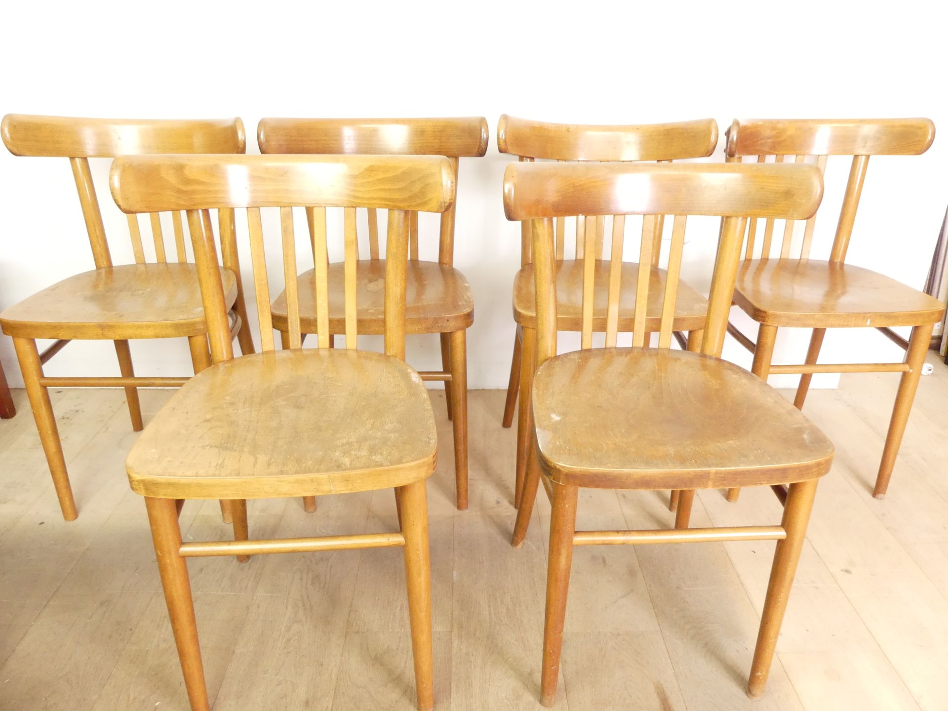 Null 6 sillas de madera al estilo de Baumann, mediados del siglo XX