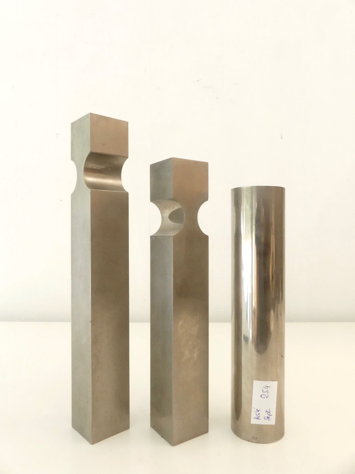 Null Carl LIPP Germany, Moderne Vasen aus Metall, um 1960 (Max. Höhe: 29 cm)