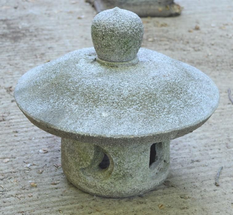 Null Brûleur d'encens de jardin en granit de style chinois en forme de pagode. 3&hellip;