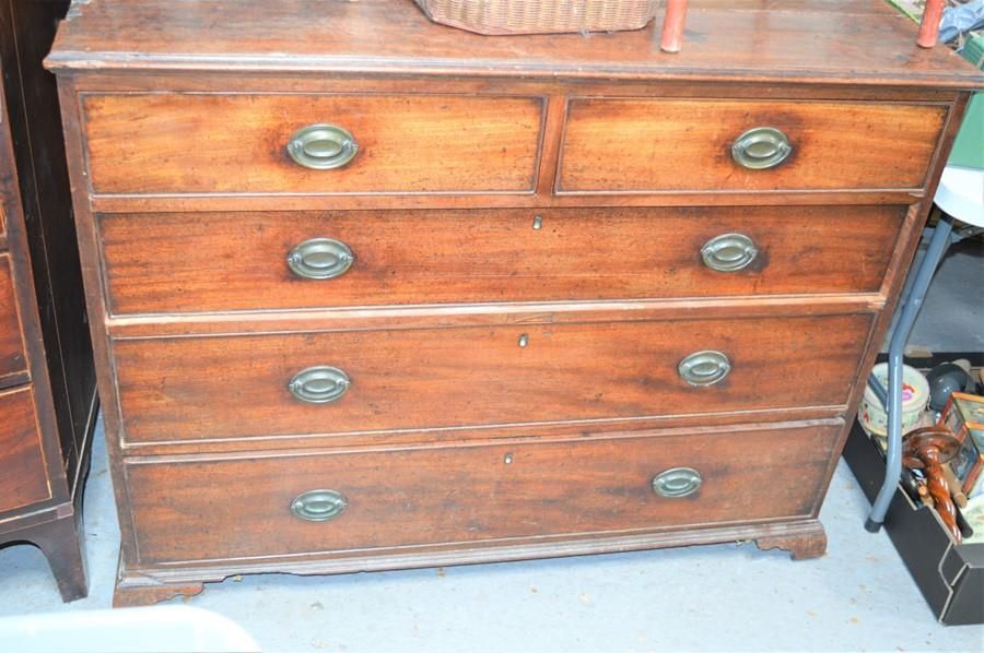 Null A Georgian mahogany chest of drawers, with two over three long graduated dr&hellip;