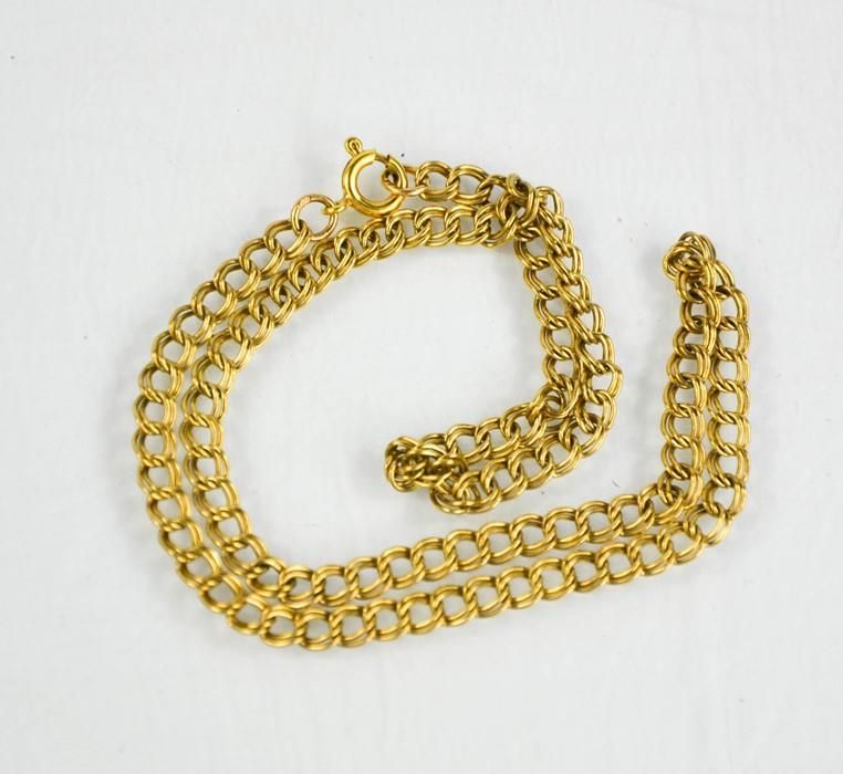 Null Un collar de oro de 9ct, 9g.