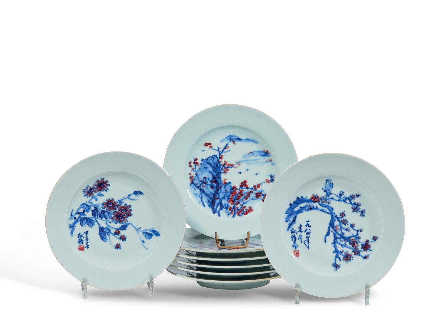 Null CHINE - XXème siècle 

Ensemble de huit assiettes décorées en bleu et rouge&hellip;