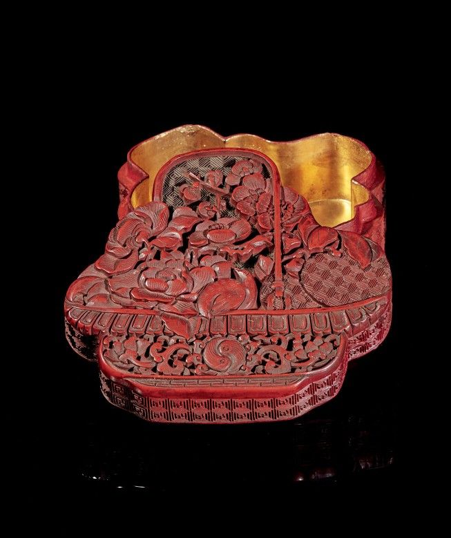 Null CHINE - XVIIIe siècle

Boîte couverte en forme de panier fleuri de pivoines&hellip;