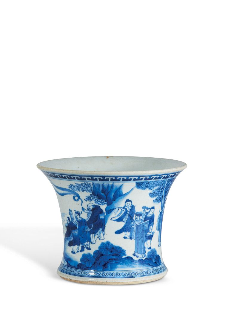 Null CHINE - Epoque KANGXI (1662 - 1722)

Crachoir "zhadou" en porcelaine décoré&hellip;