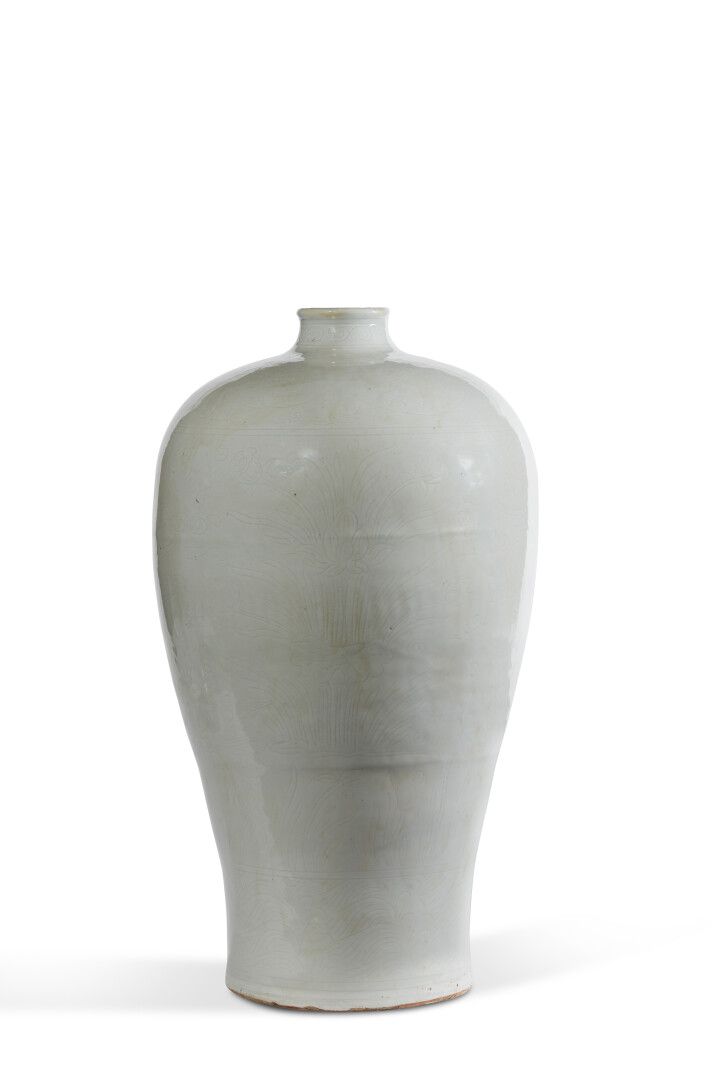 Null CHINE - Epoque MING (1368 - 1644), XVe siècle

Vase de forme meiping en por&hellip;