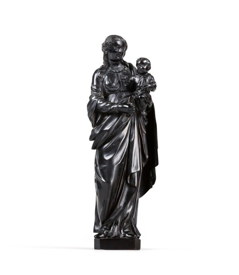 Null 精雕细琢的黑檀木圣母子雕像

可能是德国，18世纪

H.17厘米
