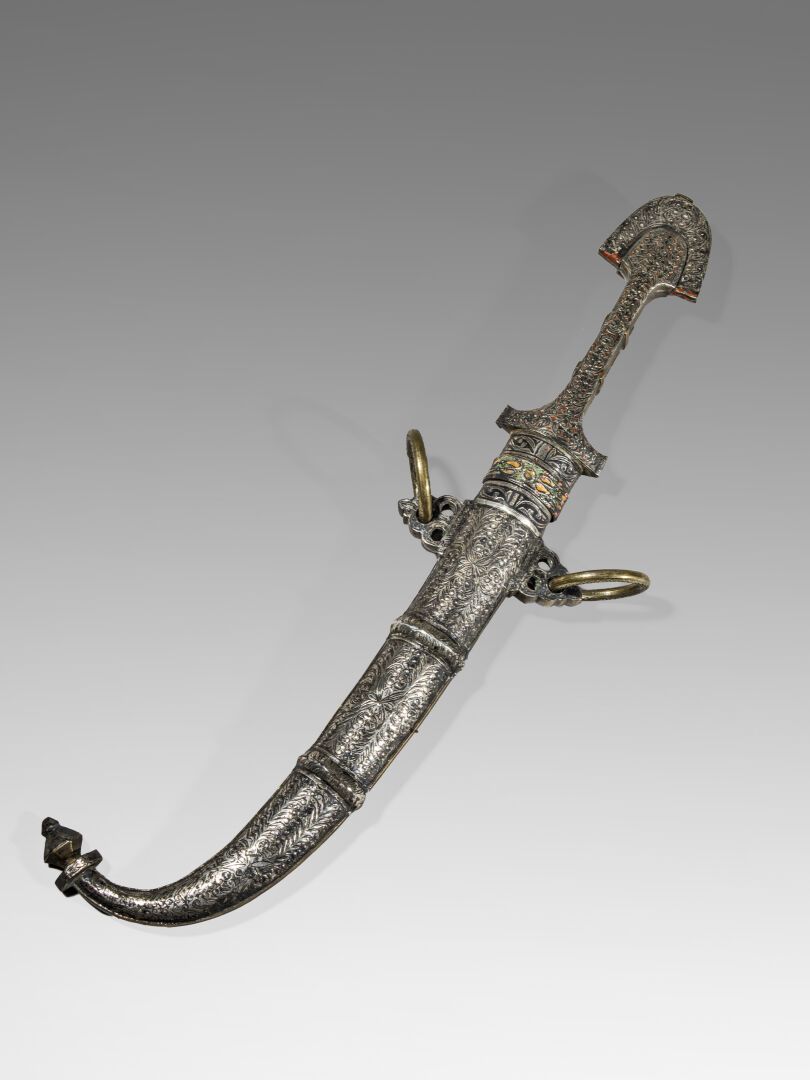 Null Dagger in its brass sheath. 

North Africa

L : 40 cm

(2097 ET 2095)