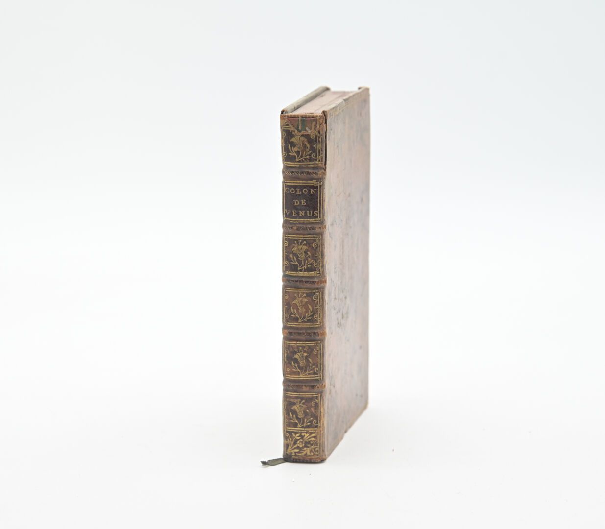 Null ARIOSTE。奥兰多-弗利奥斯》。
巴黎，1788年，5卷12开本，以当代沼泽地的完整版装订，光滑的书脊上有装饰，双扉页。肖像和标题前的插图。

联&hellip;