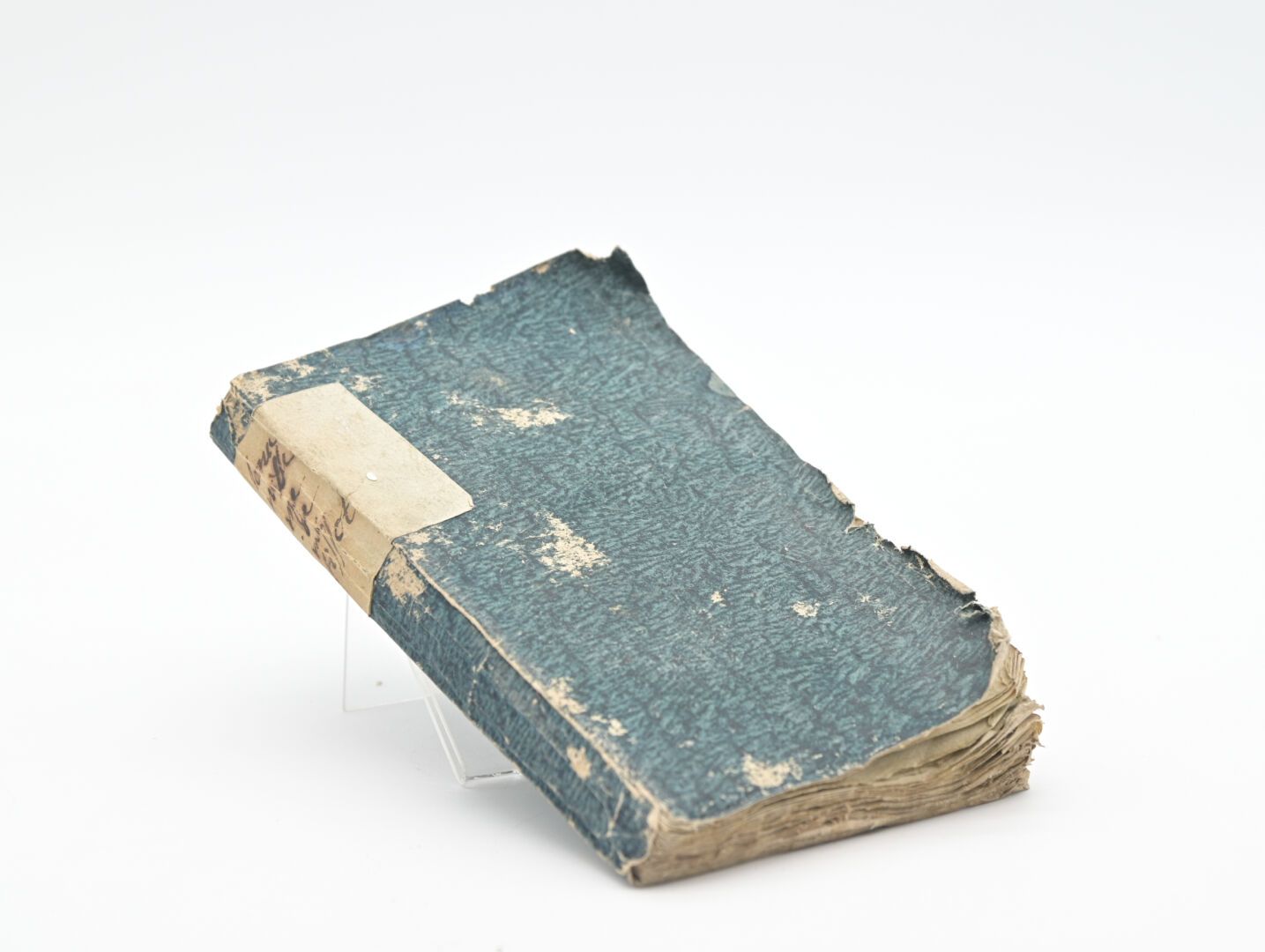 Null 蒂索特。
L'Onanisme, 关于手淫产生的疾病的论文。新版，大幅增加。
洛桑，1791年，12开本时期的平装书，背面有手写的标题。