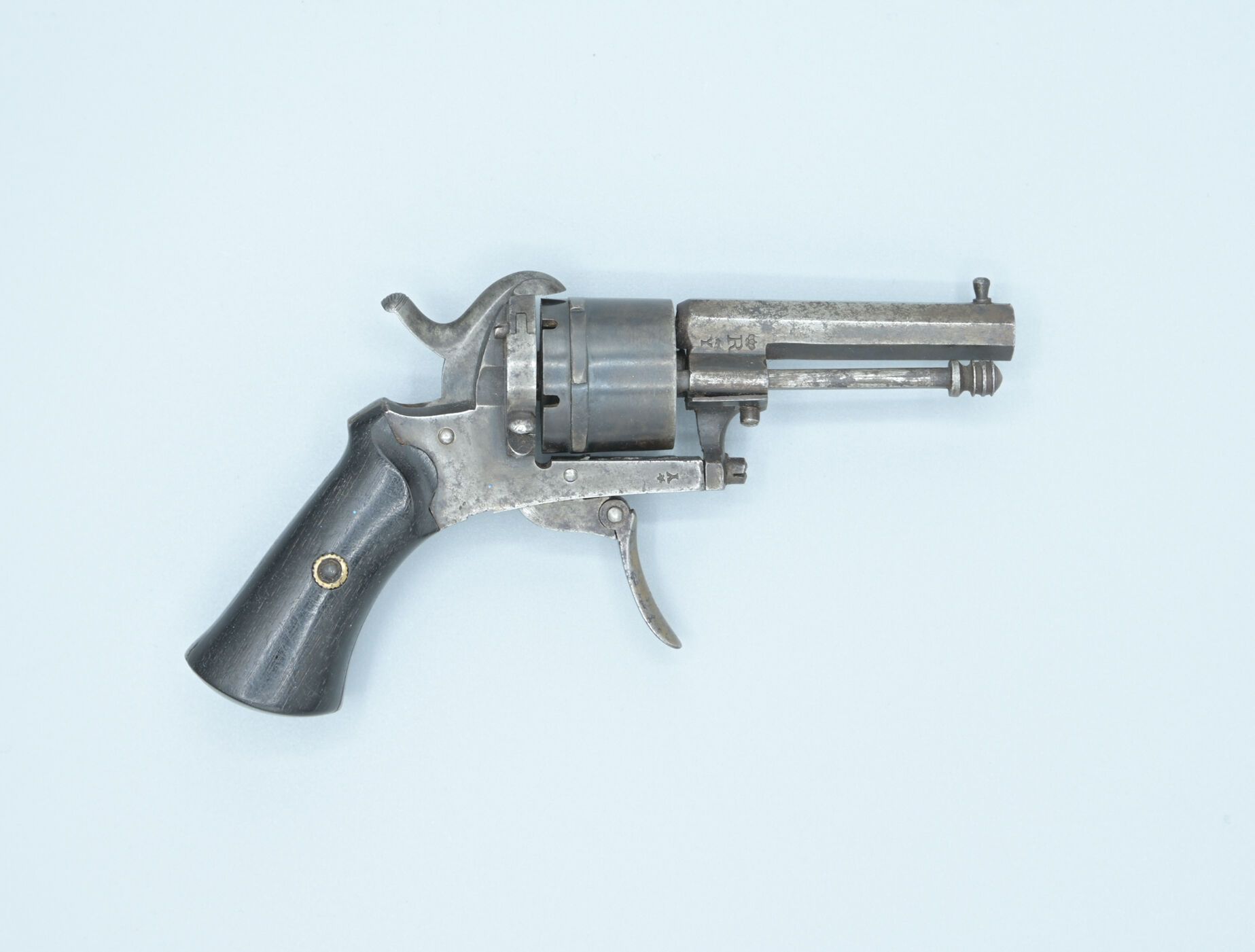Null Small pinfire revolver Cal. 5,5. Good mechanical condition.