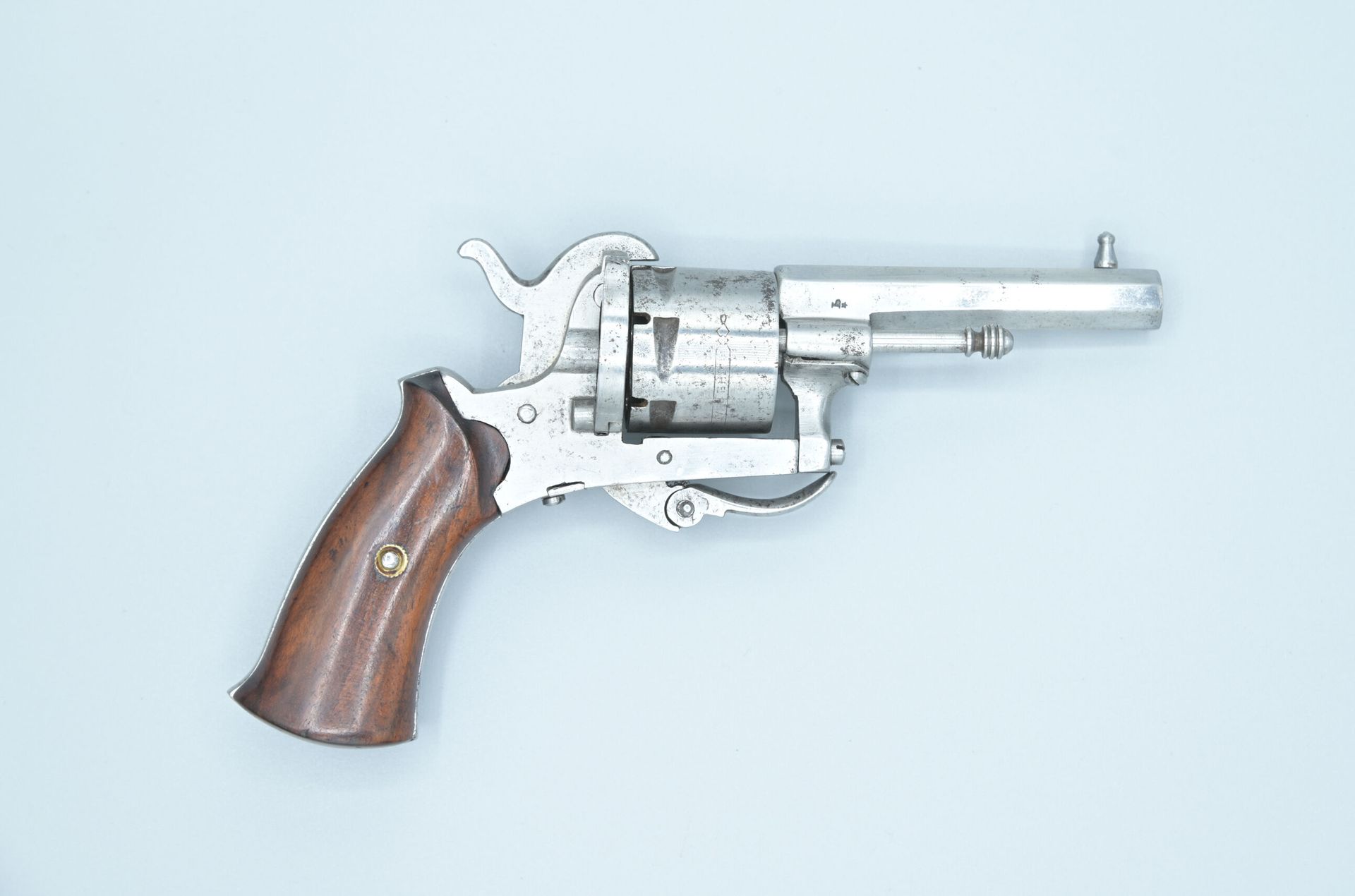 Null Revolver à broche système LEFAUCHEUX. Cal. 7mm. Mécanique fonctionnelle. AB&hellip;