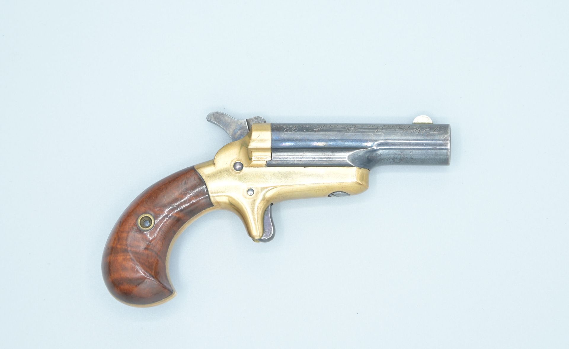 Null 有趣的Colt DERRINGER由武器制造商CLAUDIN出售，Breveté在巴黎，Bd des italiens。Cal. 41.呈现在一个盒子&hellip;