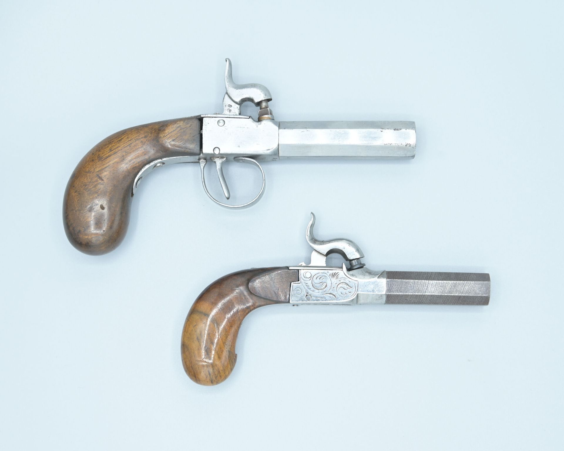 Null Set of 2 pistols: 

- percussion and scotch. Good condition. 

- Percussion&hellip;