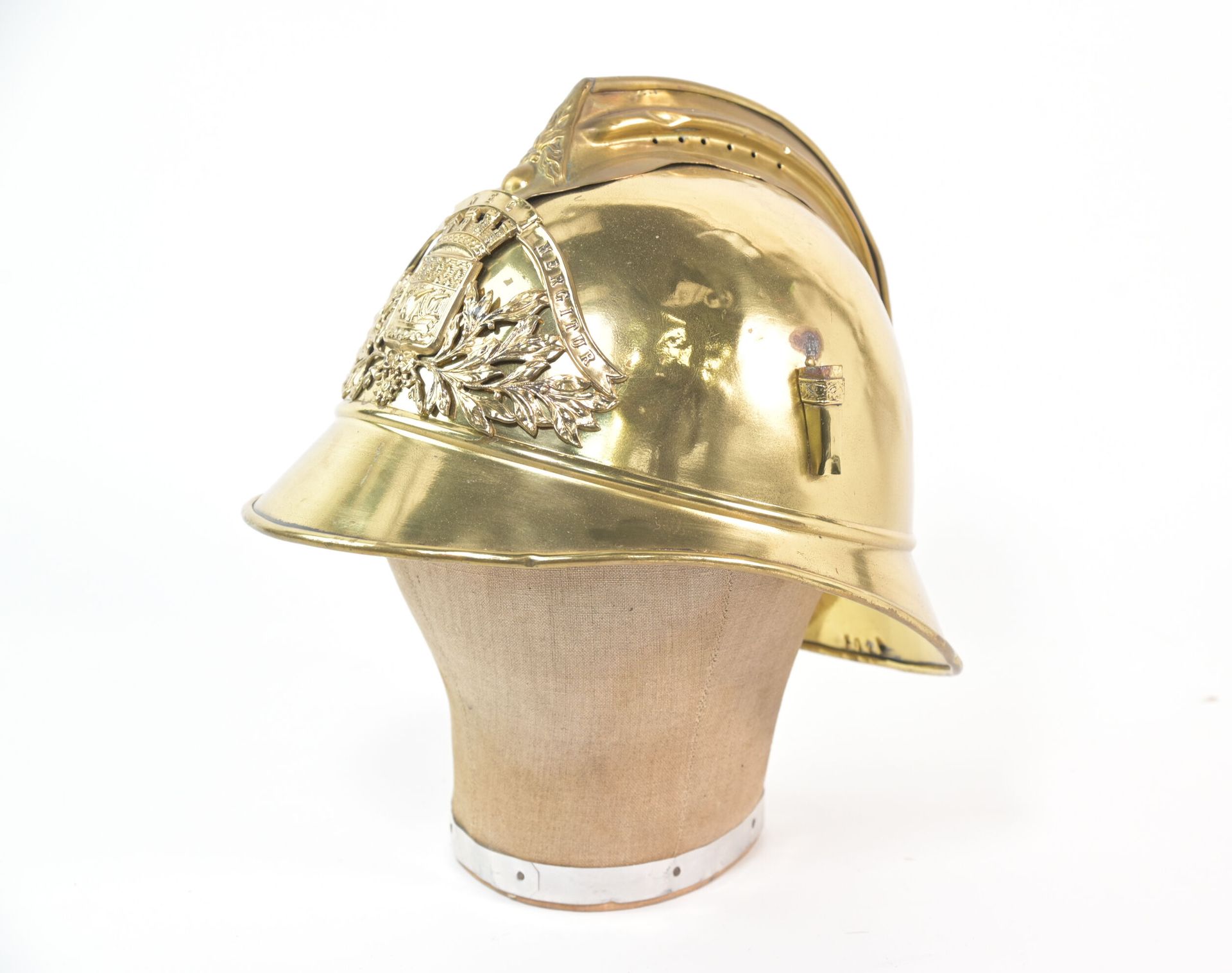 Null Helmet of fireman model 1885. Plate of the city of Paris. Without interior.