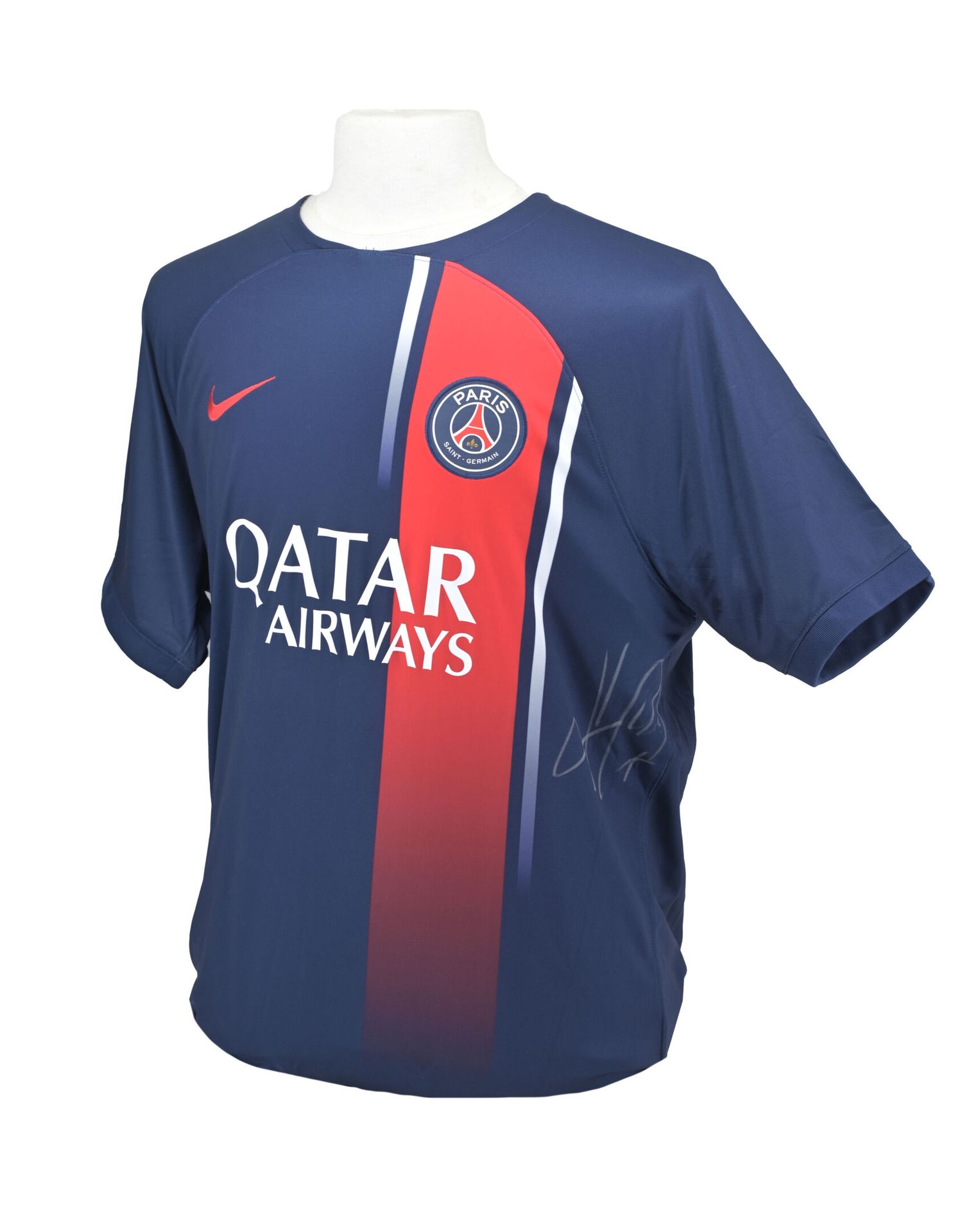 Null Nike replica PSG jersey signed by Killian Mbappé

Provenance : 
- Private c&hellip;