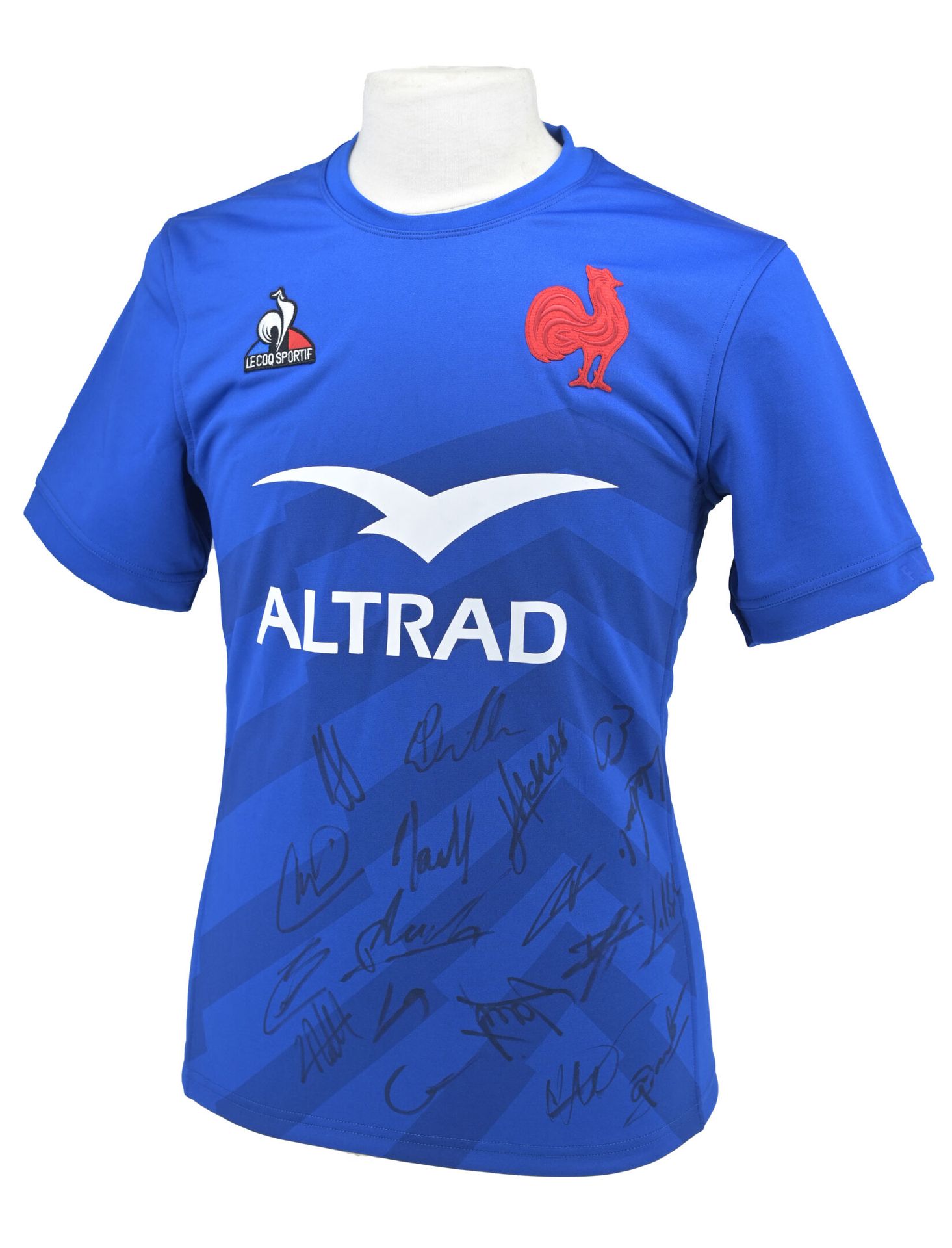Null Maillot du XV de France 2023, signé par tous les joueurs des joueurs du XV &hellip;