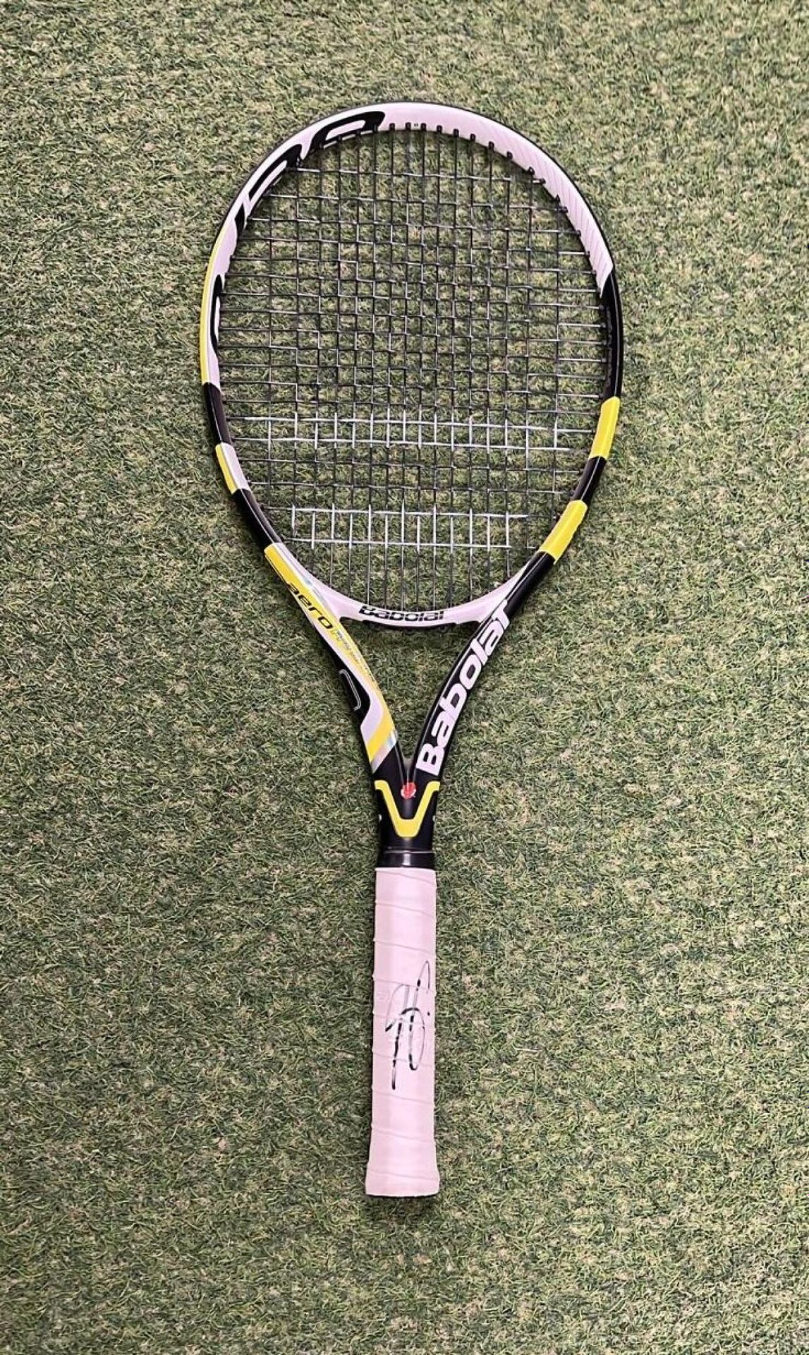 Null Babolat match racket signed by Jo-Wilfried Tsonga, 2019

Note:
- Official B&hellip;