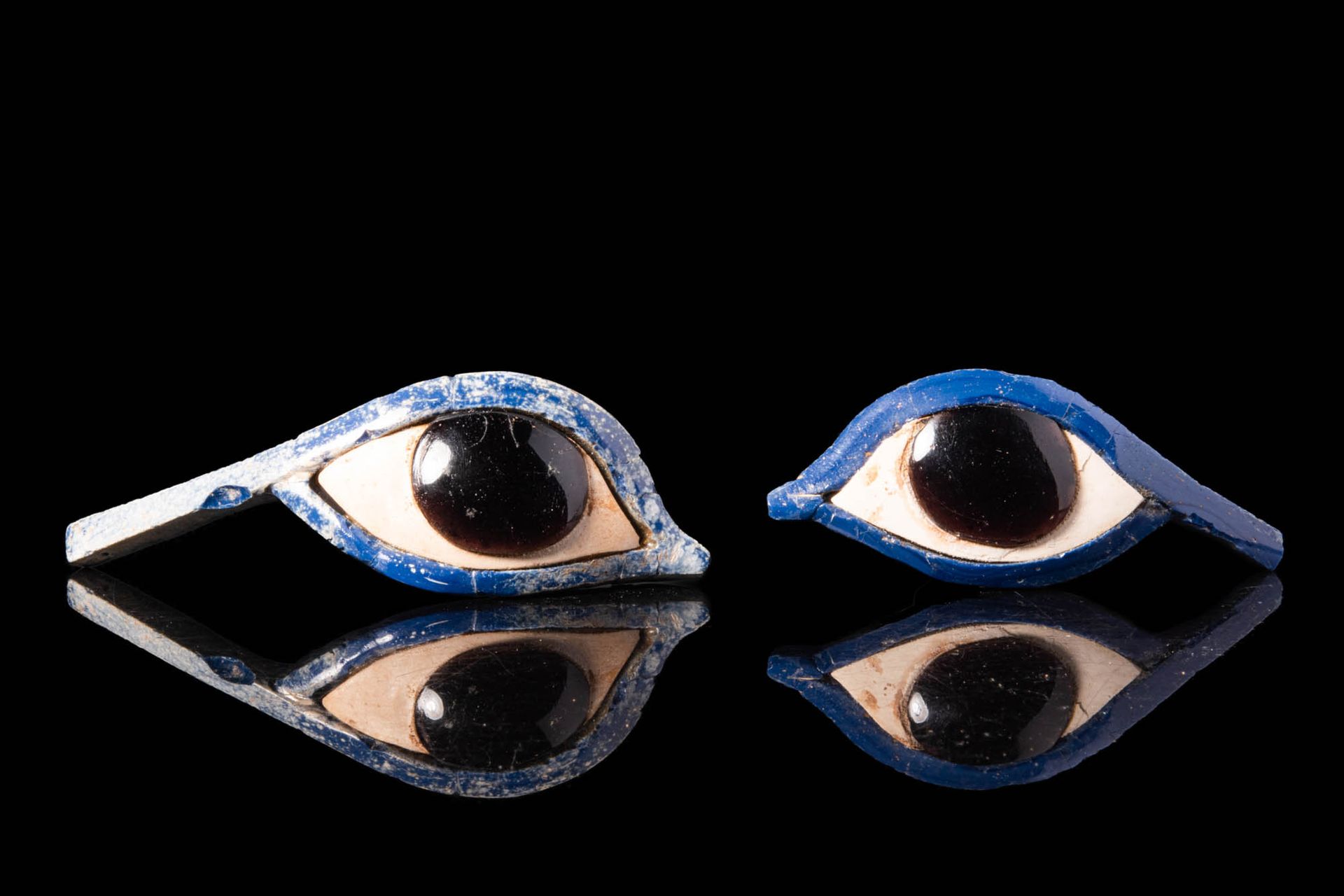 RARE EGYPTIAN GLASS AND OBSIDIAN EYES OF A MUMMY Späte bis ptolemäische Periode,&hellip;