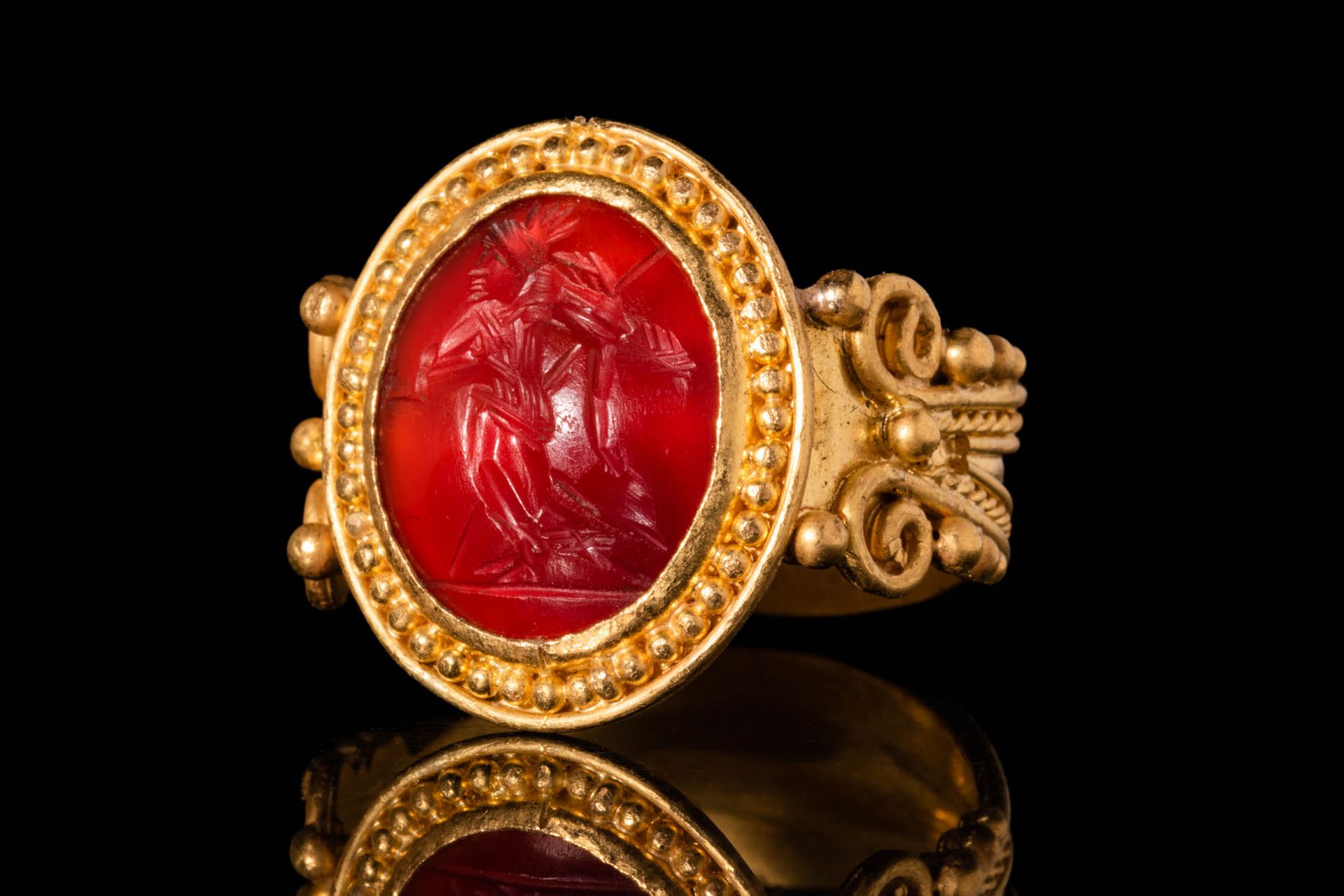 ROMAN INTAGLIO DEPICTING A SOLDIER IN GOLD RING Ca. 100 BC - 50 AD.
Intaille rom&hellip;