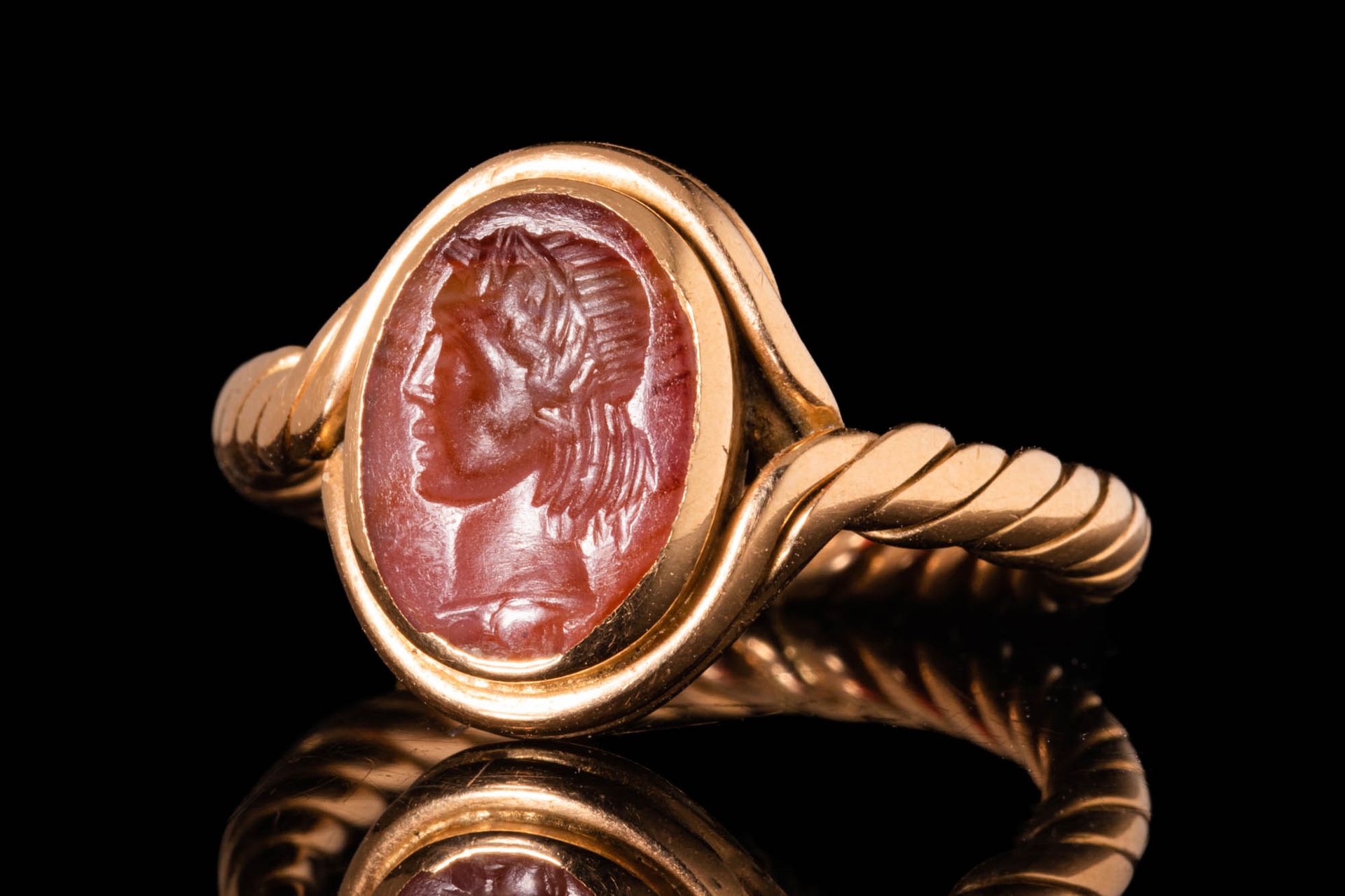 ROMAN CARNELIAN INTAGLIO DEPICTING ALEXANDER THE GREAT IN GOLD RING CA. AD 100 -&hellip;