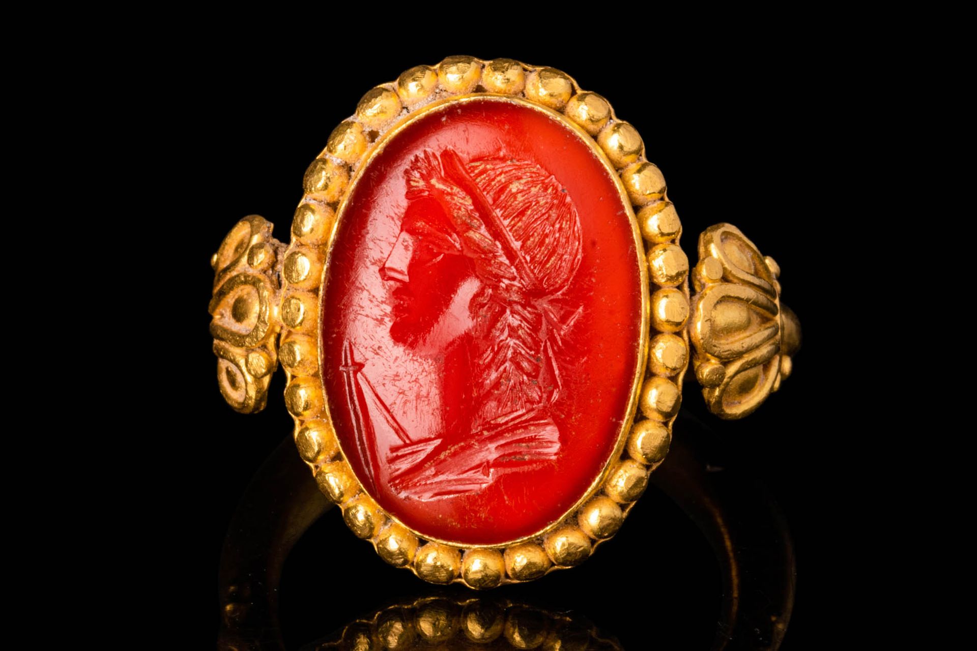 ROMAN CARNELIAN INTAGLIO DEPICTING YOUNG WINNER OF THE GAMES IN GOLD RING Ca. 50&hellip;