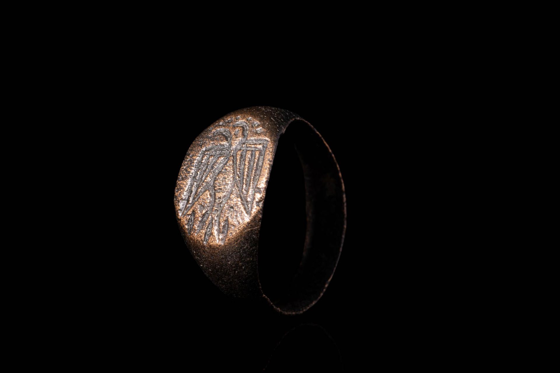 CELTIBERIC BRONZE FINGER RING Ca. 400 - 200 AV.
Bague de doigt en bronze celtibè&hellip;