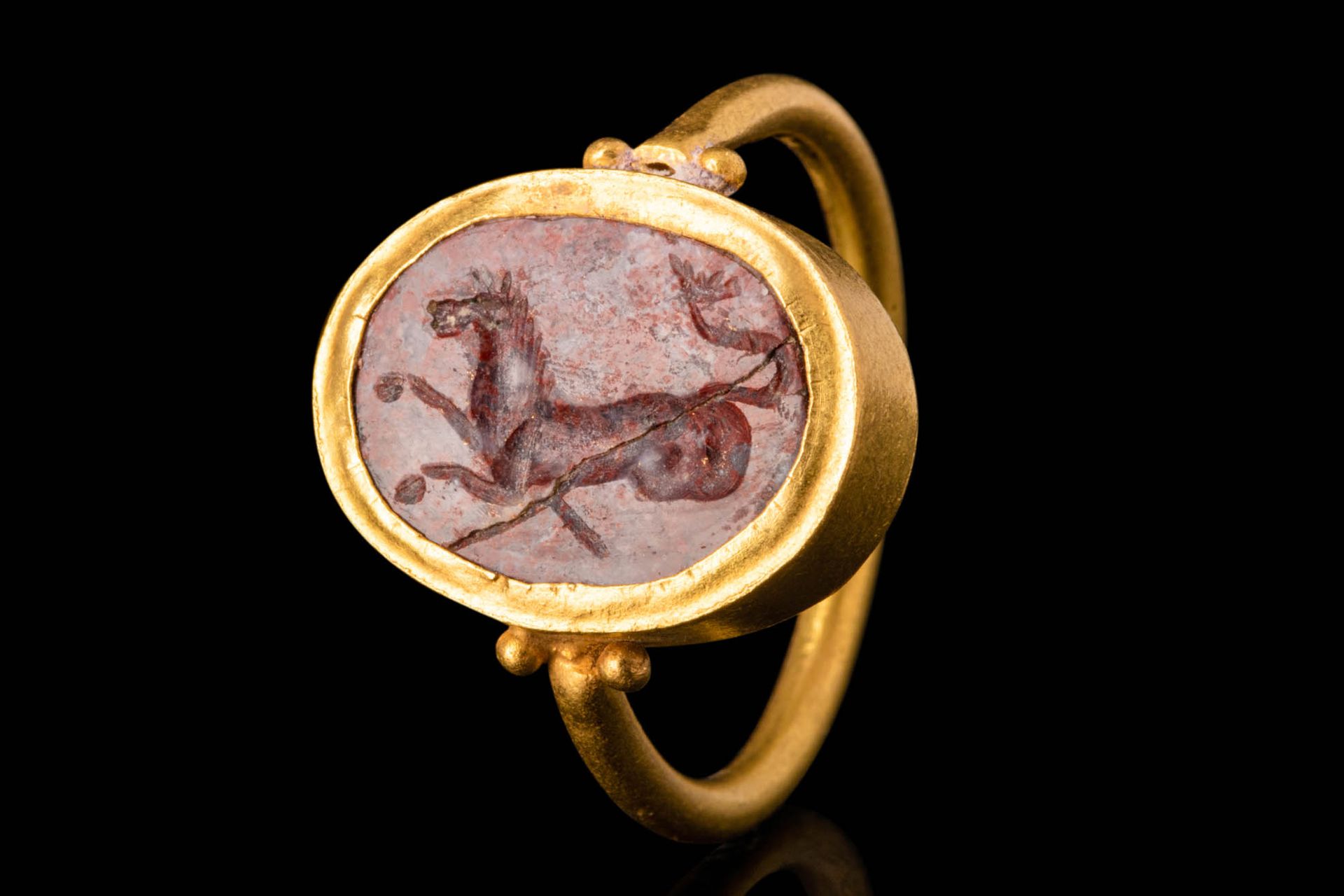 ROMAN GOLD FINGER RING WITH RED JASPER INTAGLIO OF A HIPPOCAMPUS Ca. 100 A.C. - &hellip;