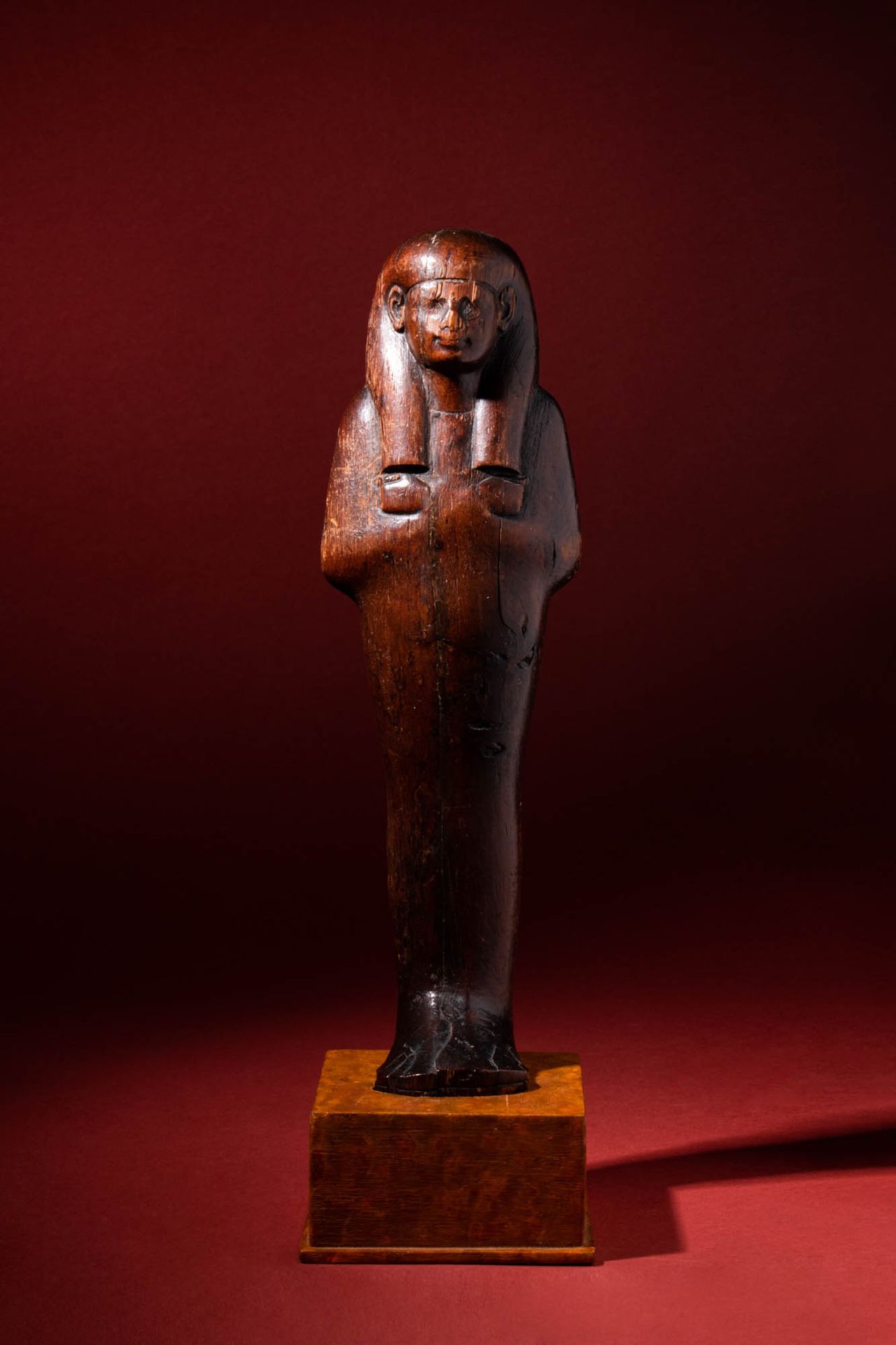 NEW KINGDOM EGYPTIAN TALL WOODEN USHABTI DEPICTING SETHI I 新王国，约公元前 1408 - 1372 &hellip;