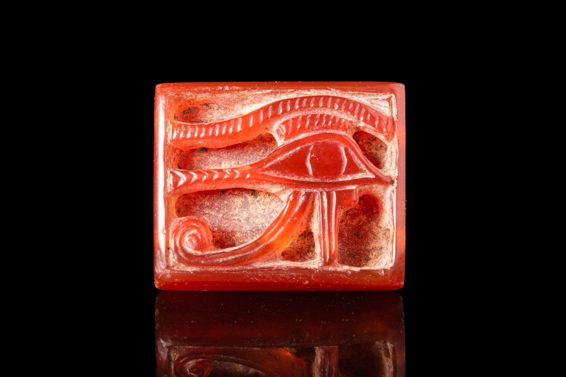 EGYPTIAN CARNELIAN EYE AMULET 晚期，约公元前 664 - 332 年。公元前 664 - 332 年。
一个红玉髓瓦杰特护身符（荷&hellip;