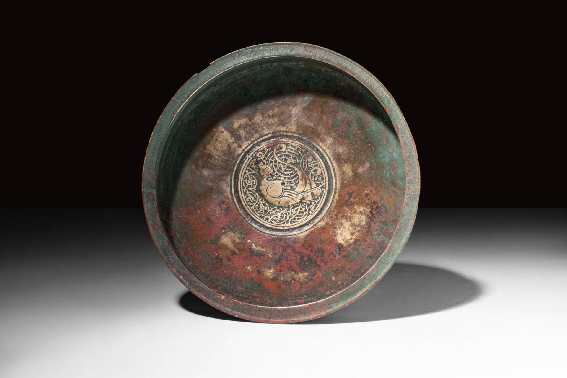MEDIEVAL SELJUK COPPER ALLOY GILDED DECORATED TRAY Ca. AD 1100 - 1300.
Ein mitte&hellip;