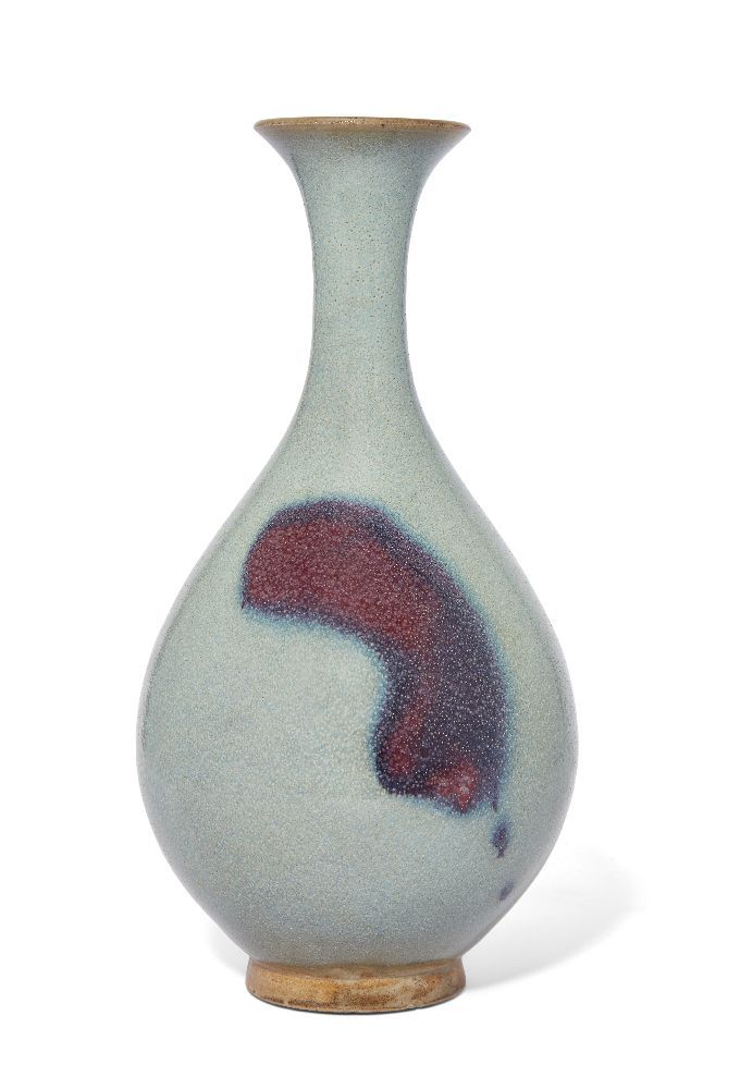 Null Un vase chinois de type Jun en forme de poire, yuhuchunping, 20ème siècle, &hellip;